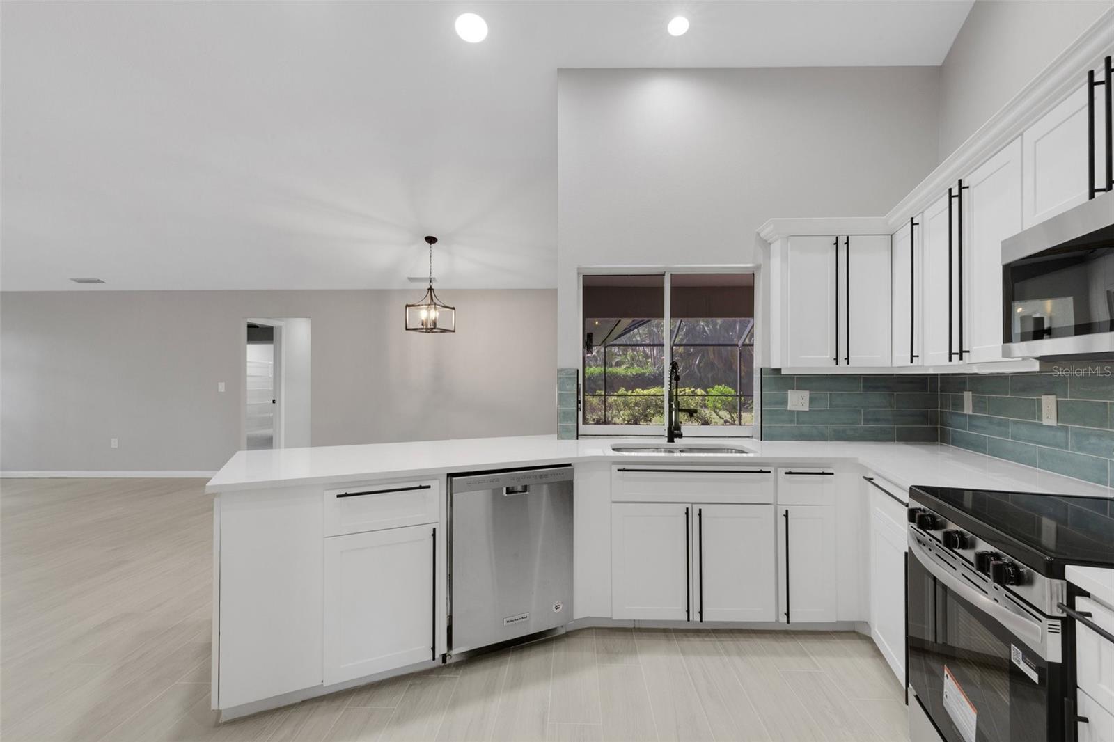Image 17 of 87 For 4473 Diamond Circle S