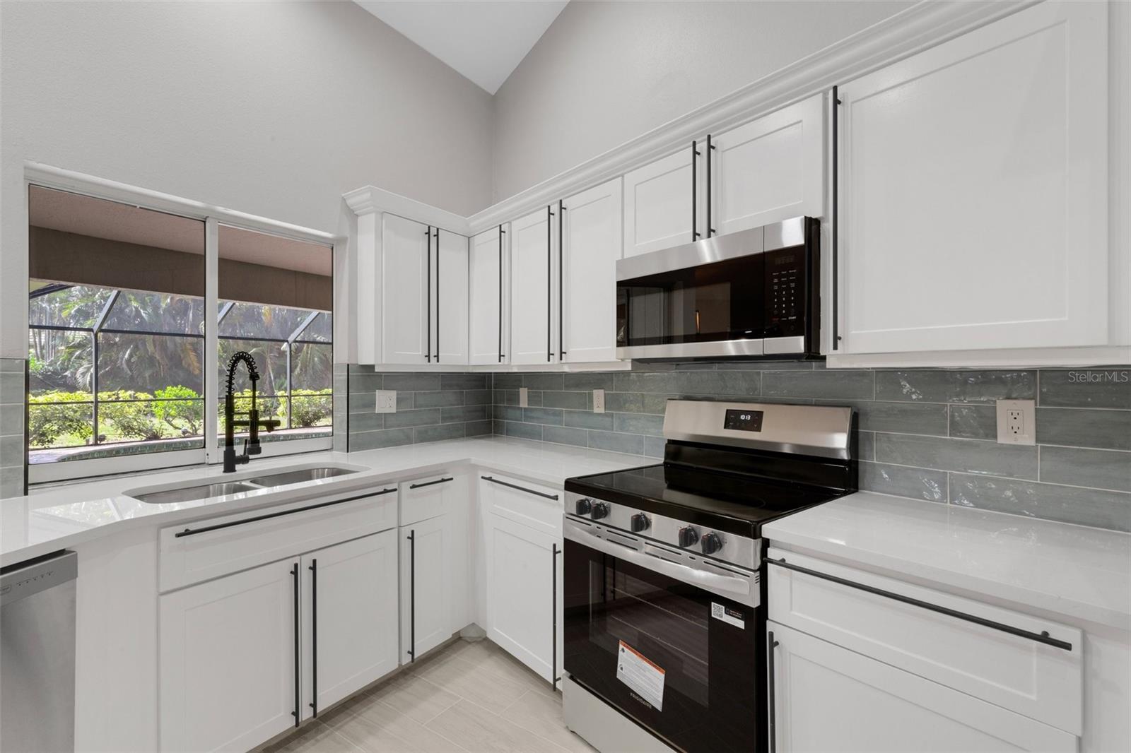Image 18 of 87 For 4473 Diamond Circle S