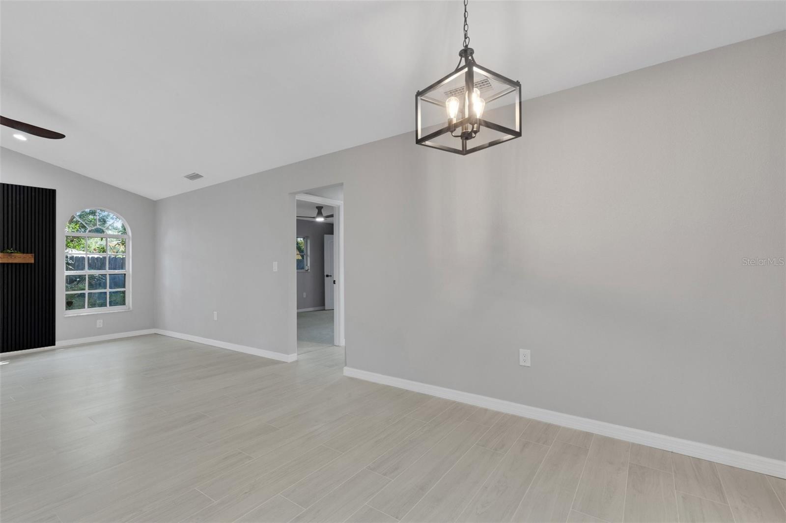 Image 28 of 87 For 4473 Diamond Circle S