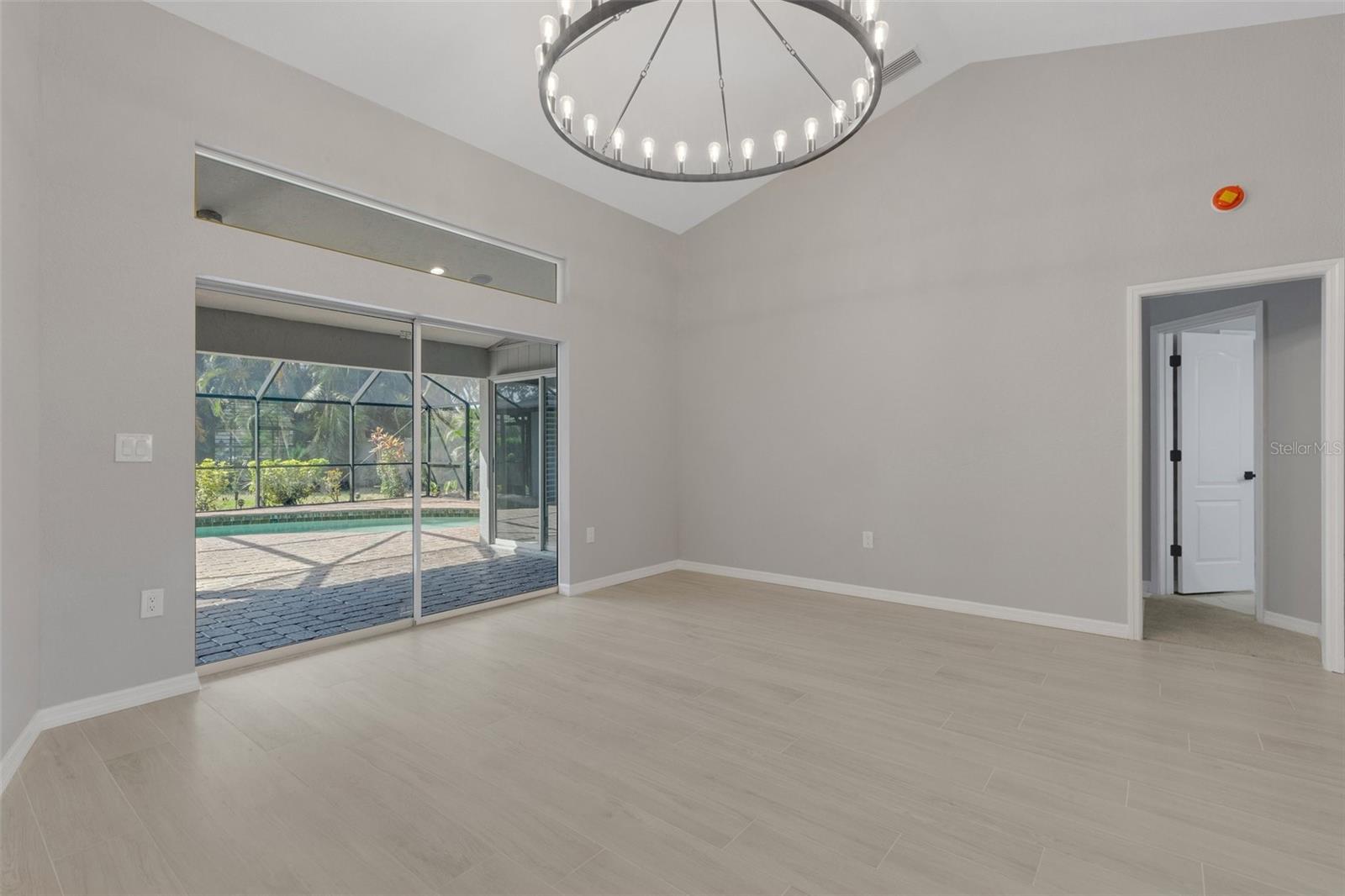 Image 7 of 87 For 4473 Diamond Circle S