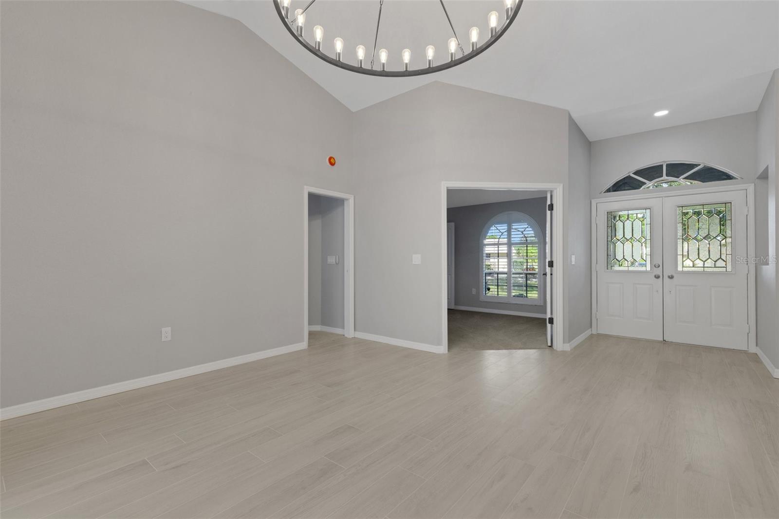 Image 8 of 87 For 4473 Diamond Circle S