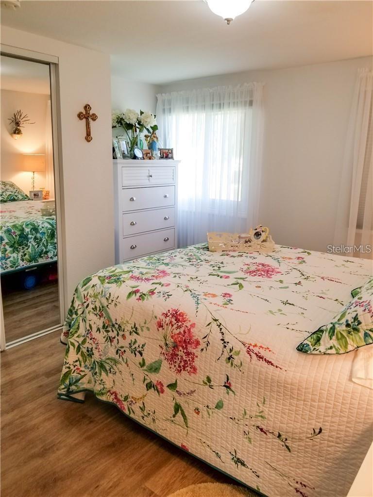 Image 11 of 33 For 10315 Cortez Road W 32-7