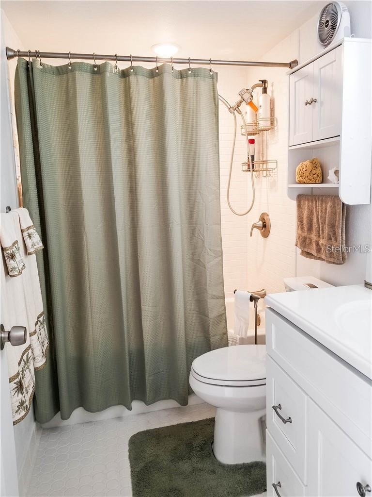 Image 13 of 33 For 10315 Cortez Road W 32-7