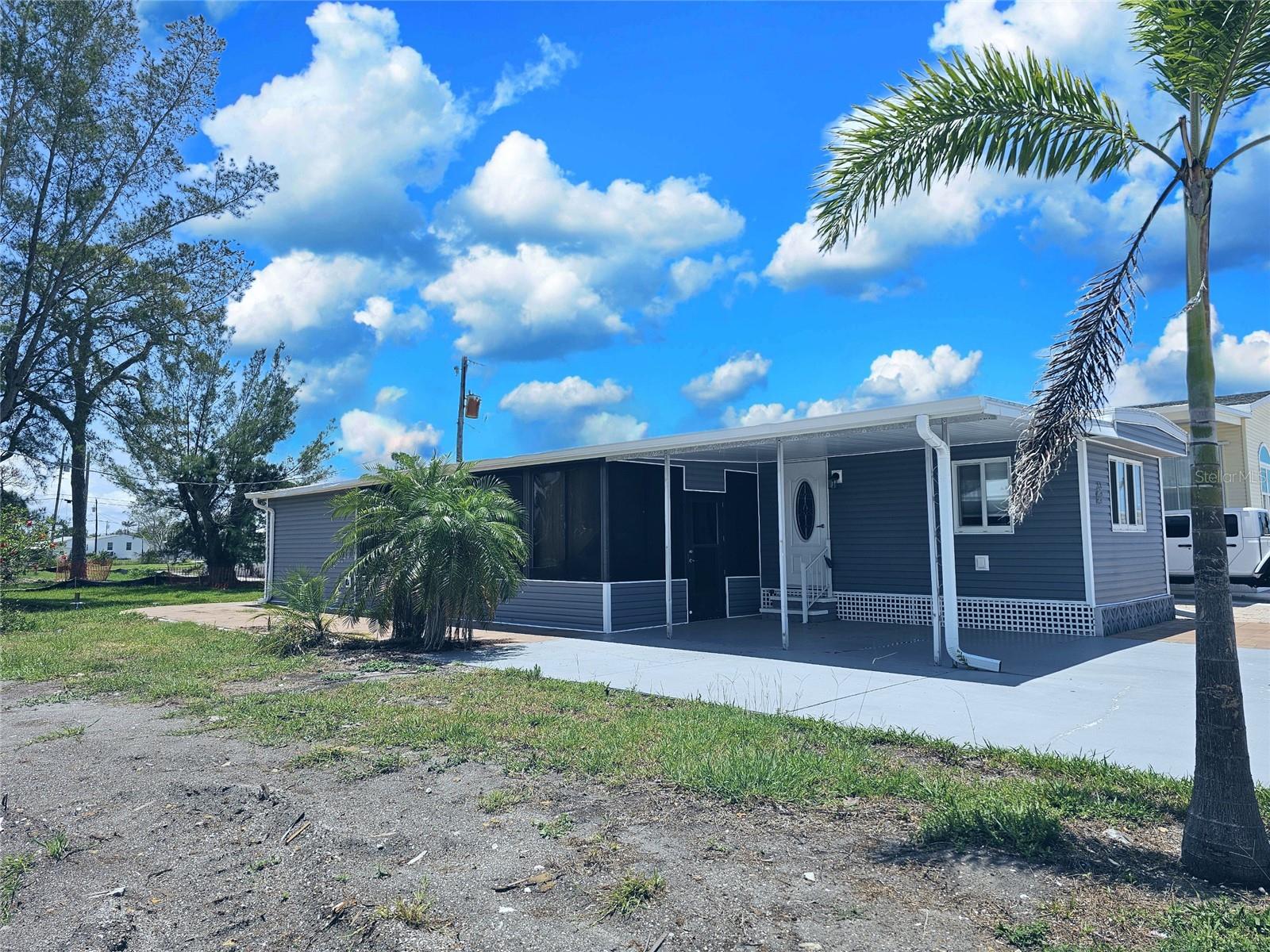 Image 29 of 33 For 10315 Cortez Road W 32-7