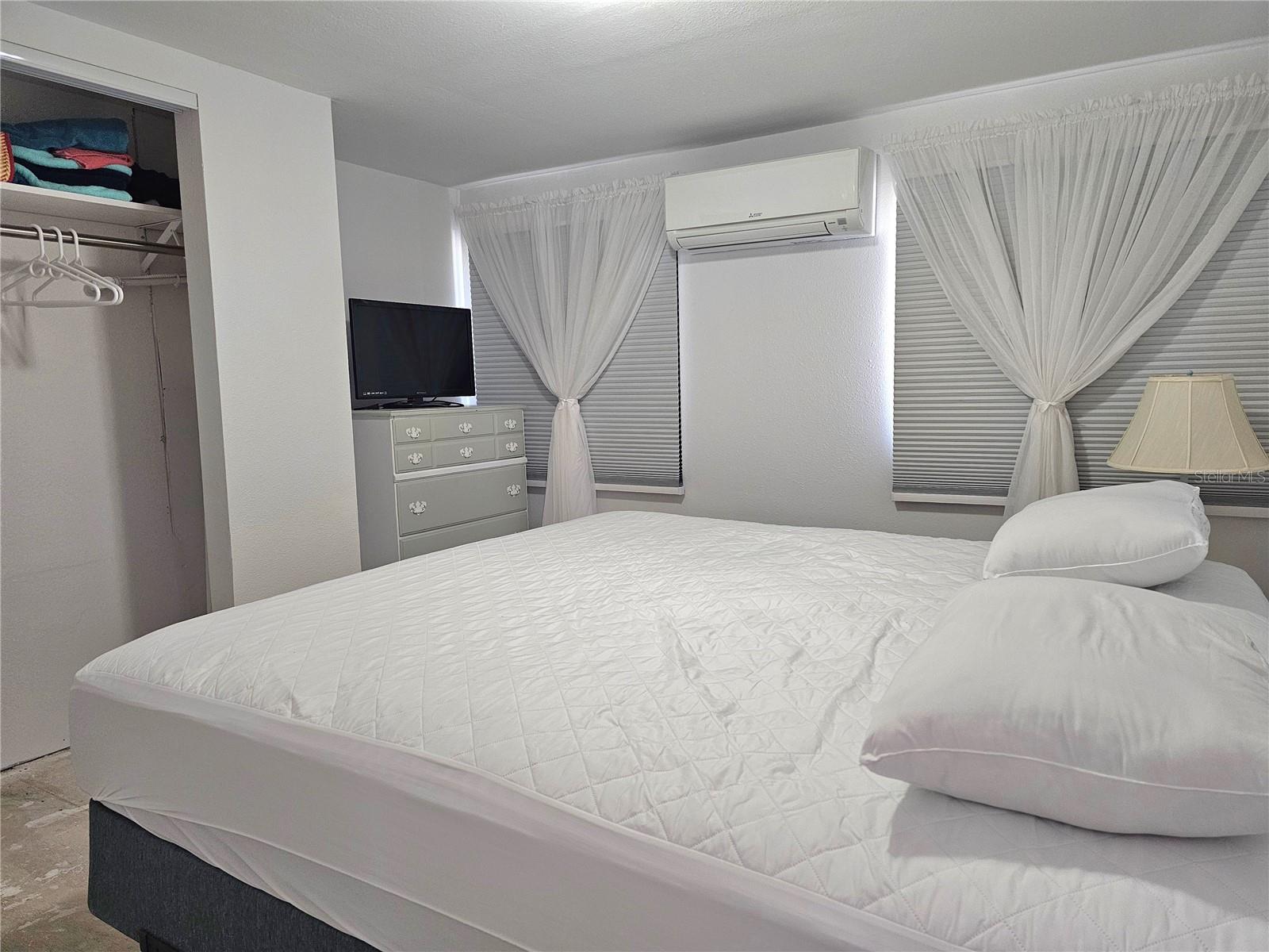 Image 31 of 33 For 10315 Cortez Road W 32-7
