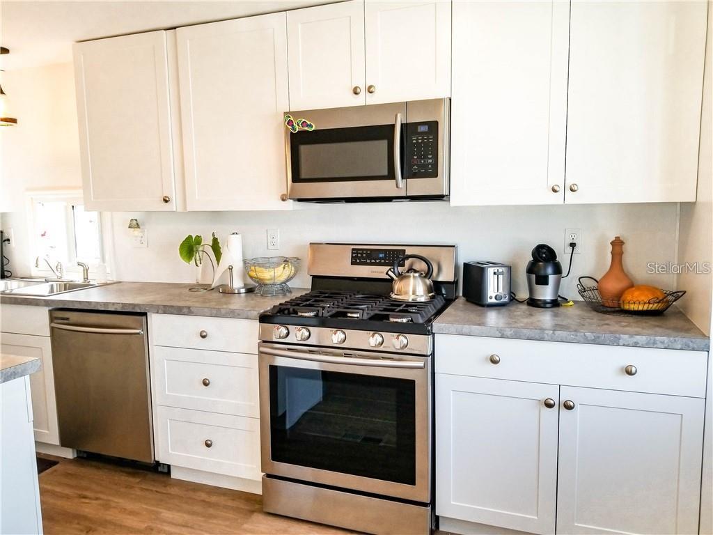 Image 6 of 33 For 10315 Cortez Road W 32-7