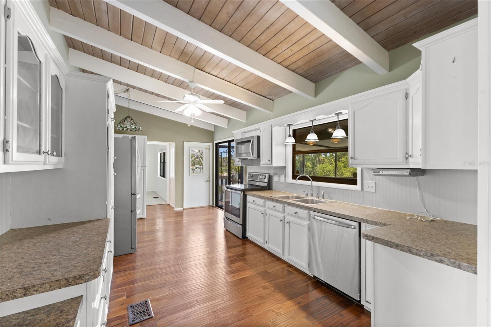 Image 11 of 51 For 6406 Lincoln Road