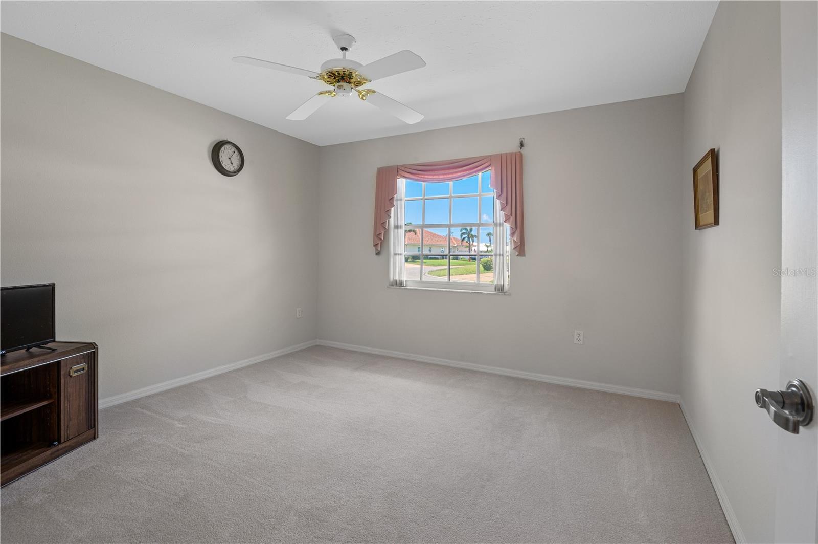 Image 8 of 20 For 1654 Waxwing Court