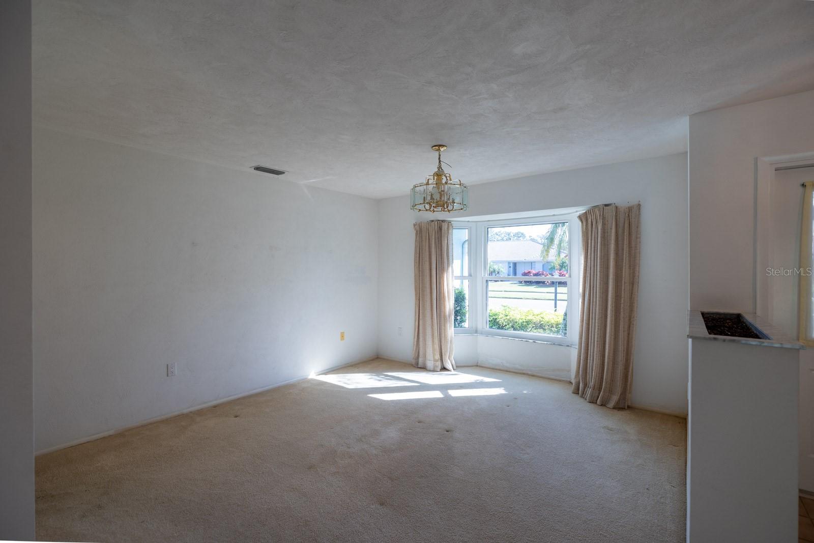 Image 21 of 77 For 1279 Vermeer Drive