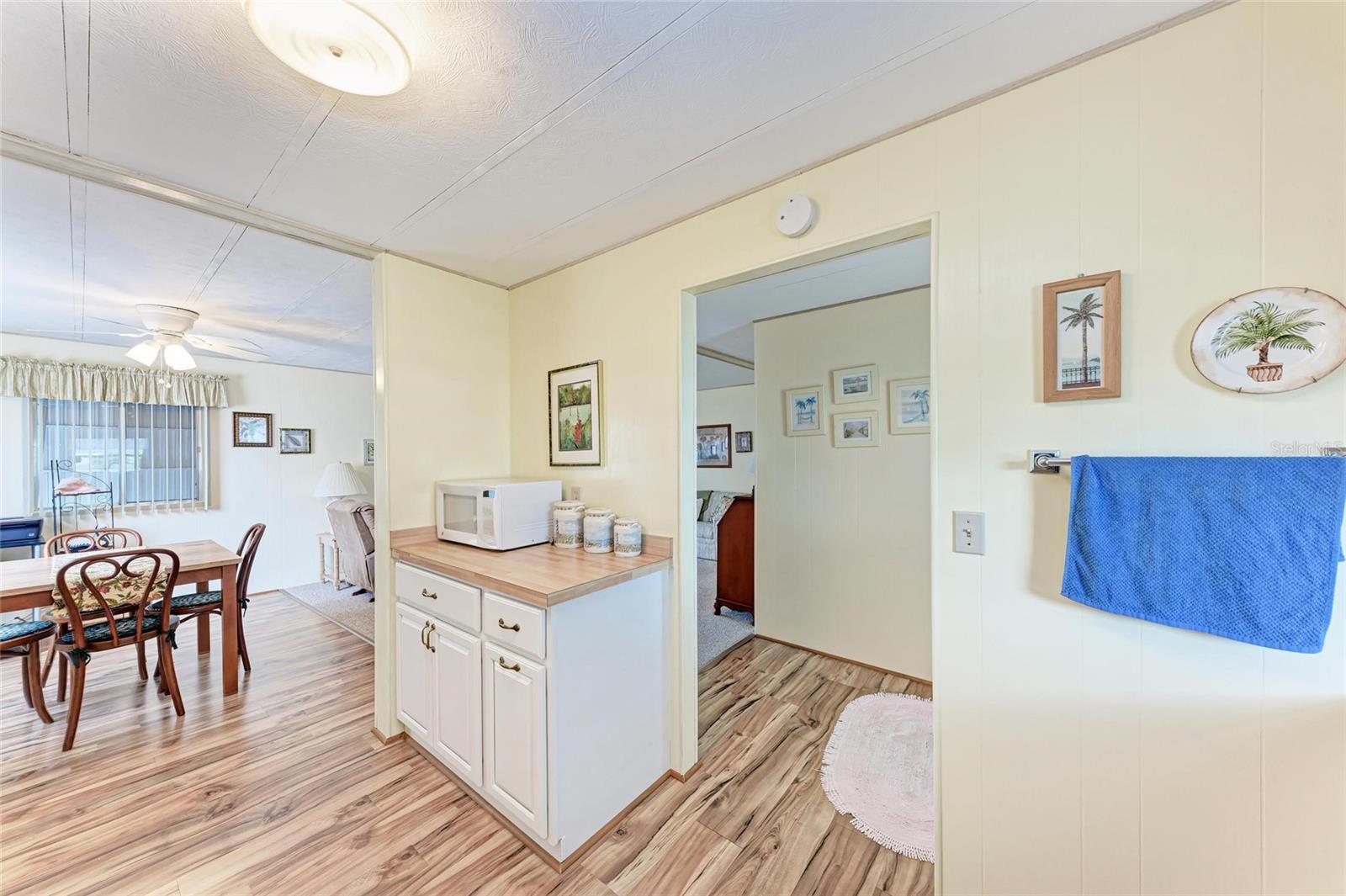 Image 13 of 34 For 5619 Bayshore Road 203
