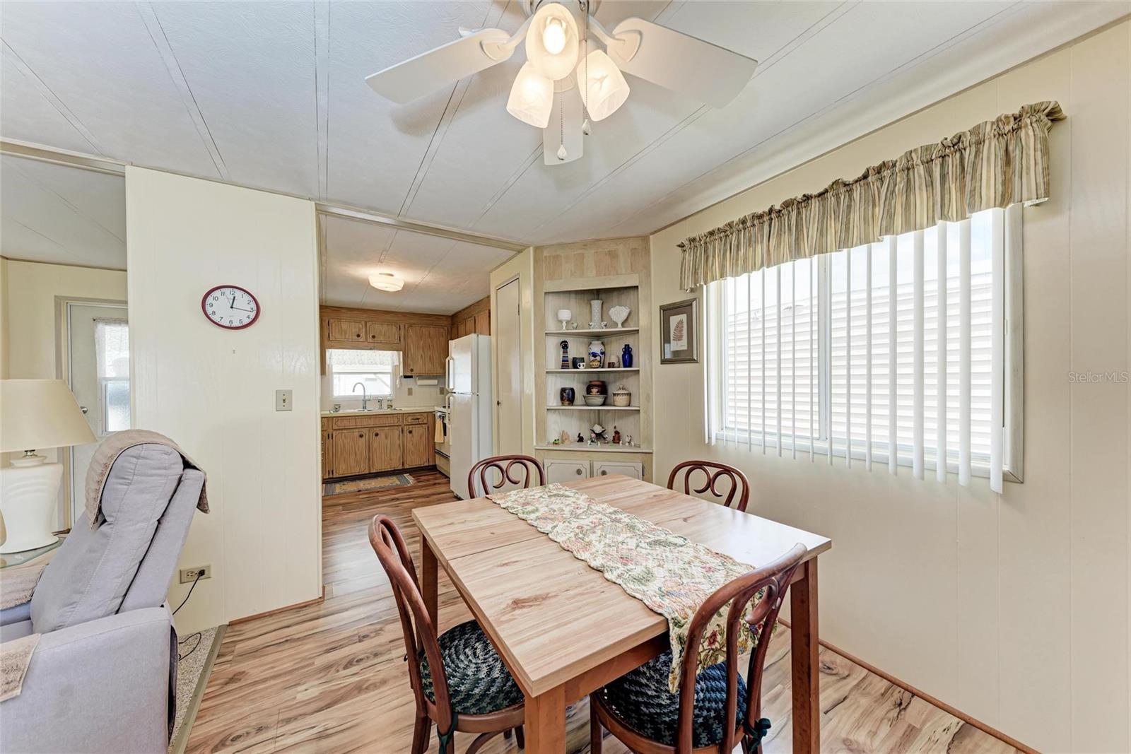 Image 14 of 34 For 5619 Bayshore Road 203