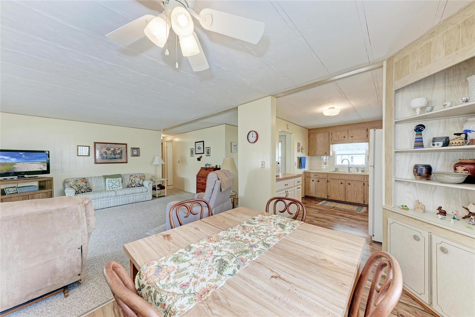 Image 15 of 34 For 5619 Bayshore Road 203