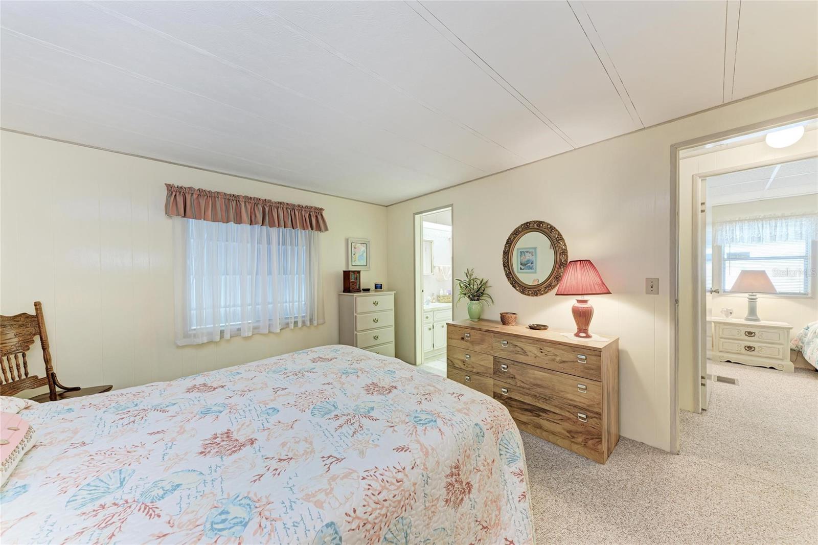 Image 18 of 34 For 5619 Bayshore Road 203