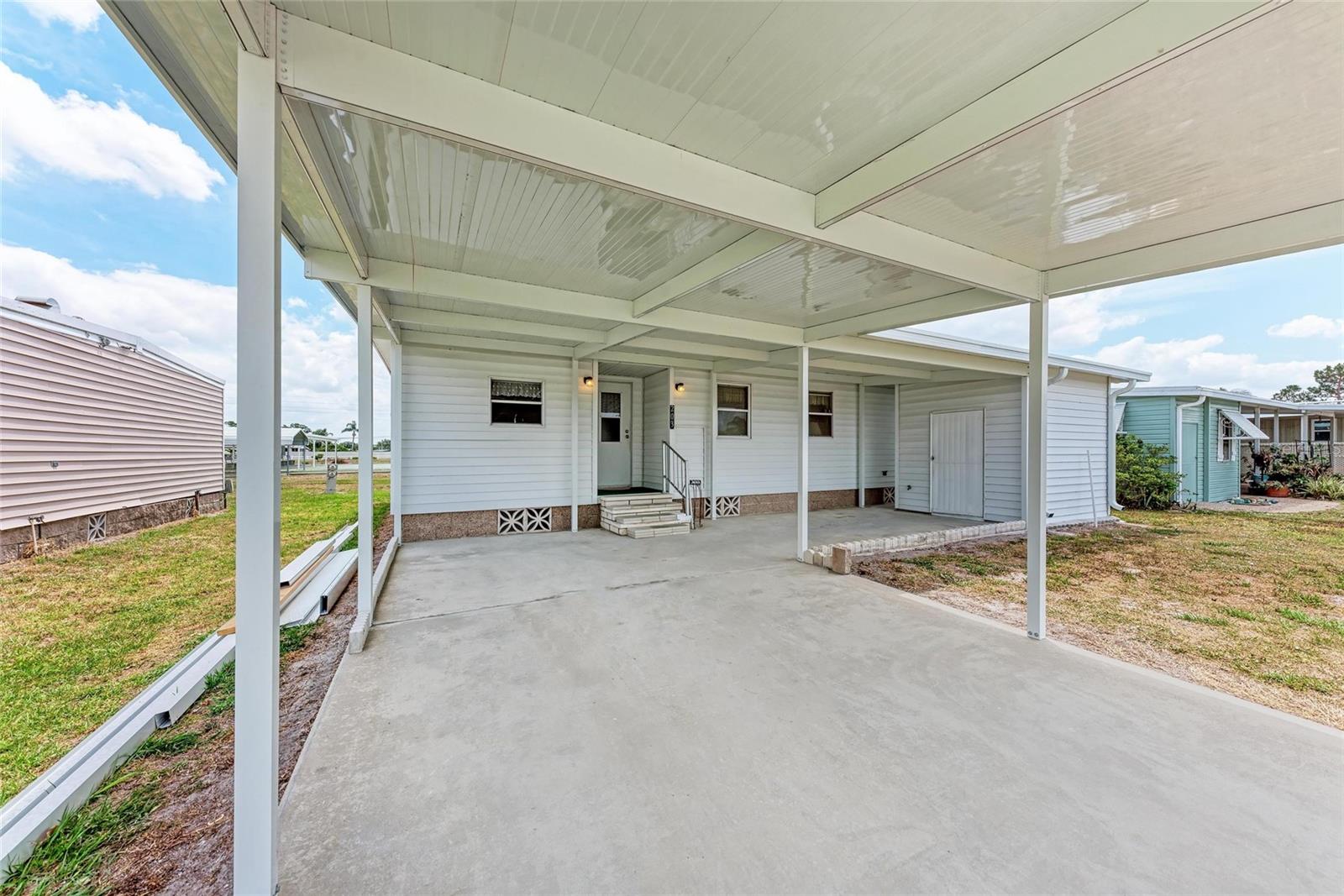 Image 2 of 34 For 5619 Bayshore Road 203