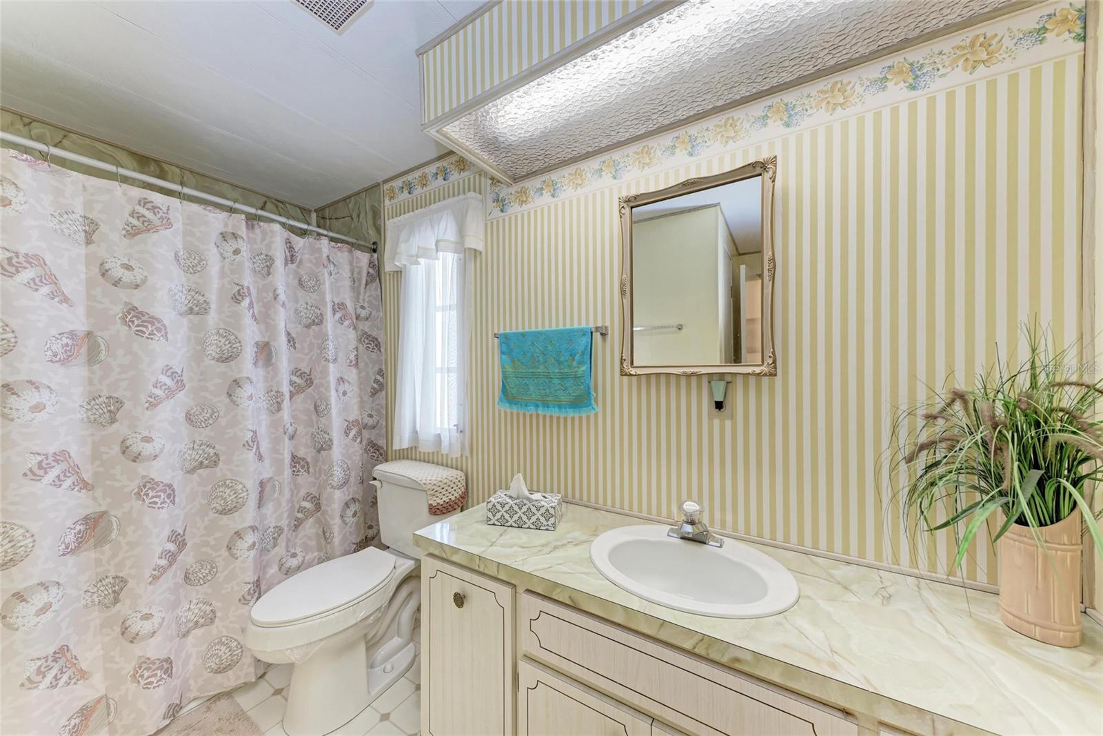 Image 25 of 34 For 5619 Bayshore Road 203