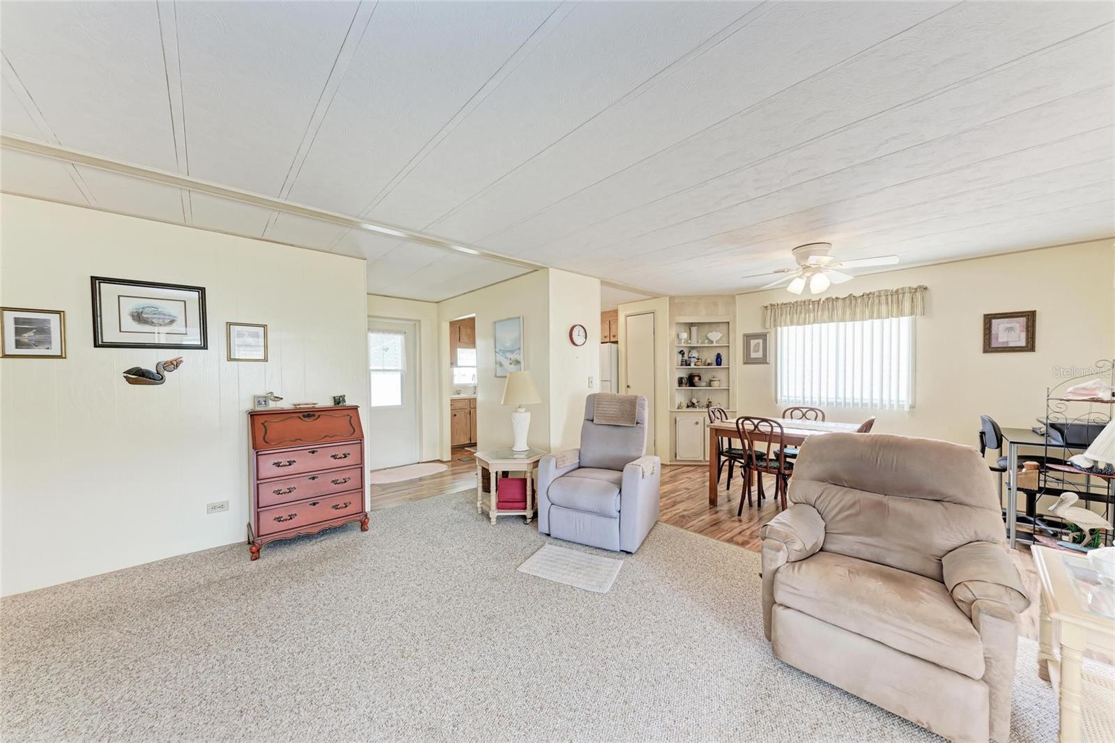 Image 8 of 34 For 5619 Bayshore Road 203