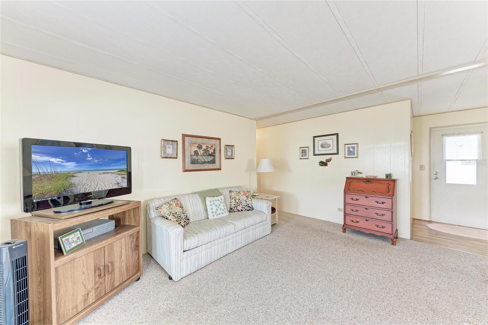 Image 9 of 34 For 5619 Bayshore Road 203