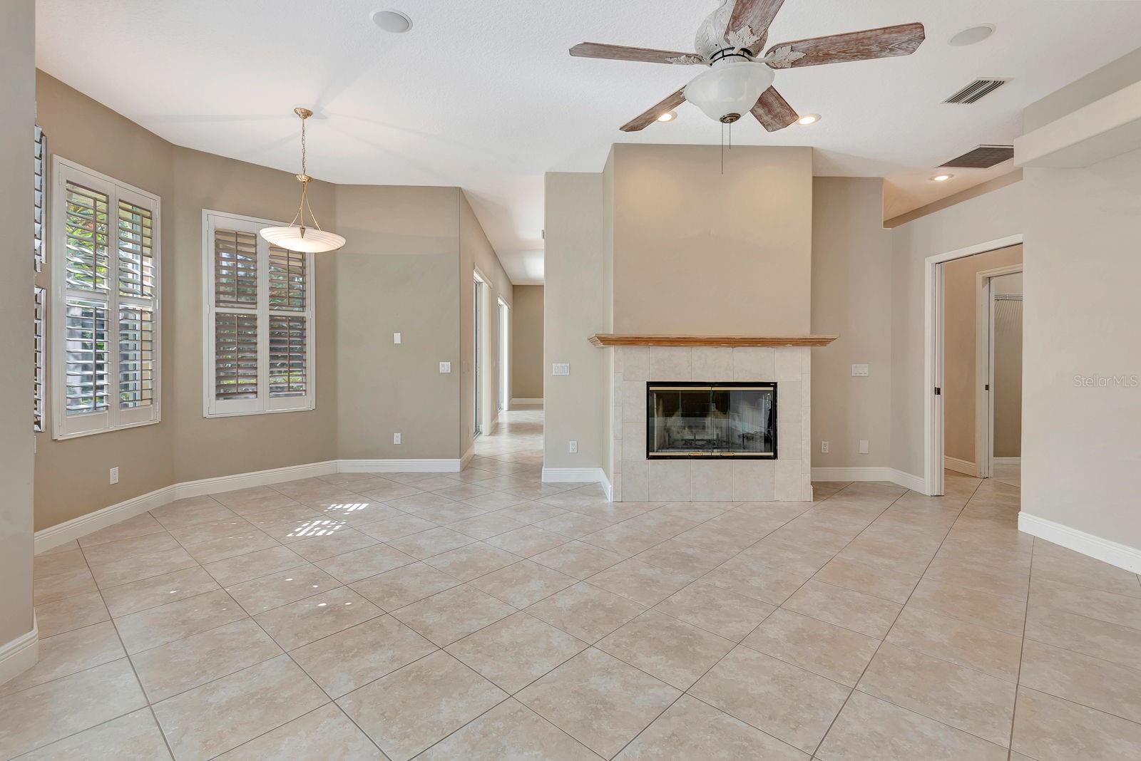 Image 14 of 61 For 8047 Desoto Woods Drive