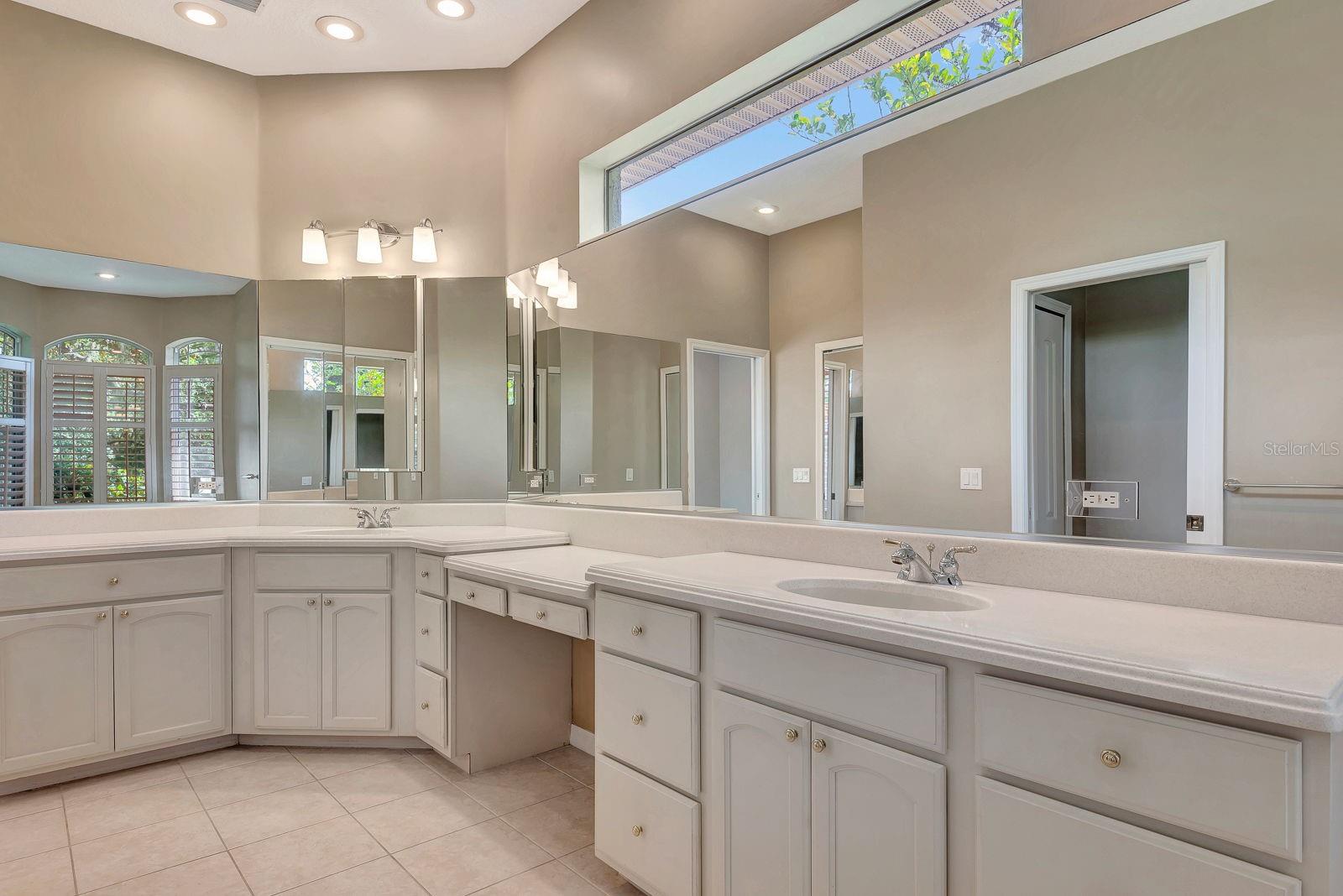 Image 30 of 61 For 8047 Desoto Woods Drive