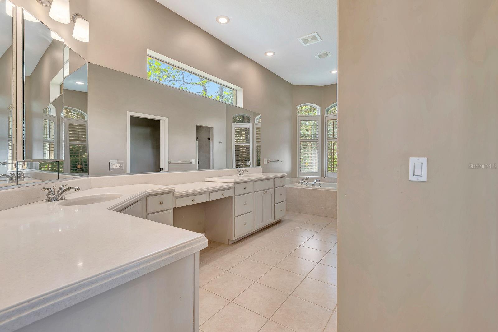 Image 31 of 61 For 8047 Desoto Woods Drive