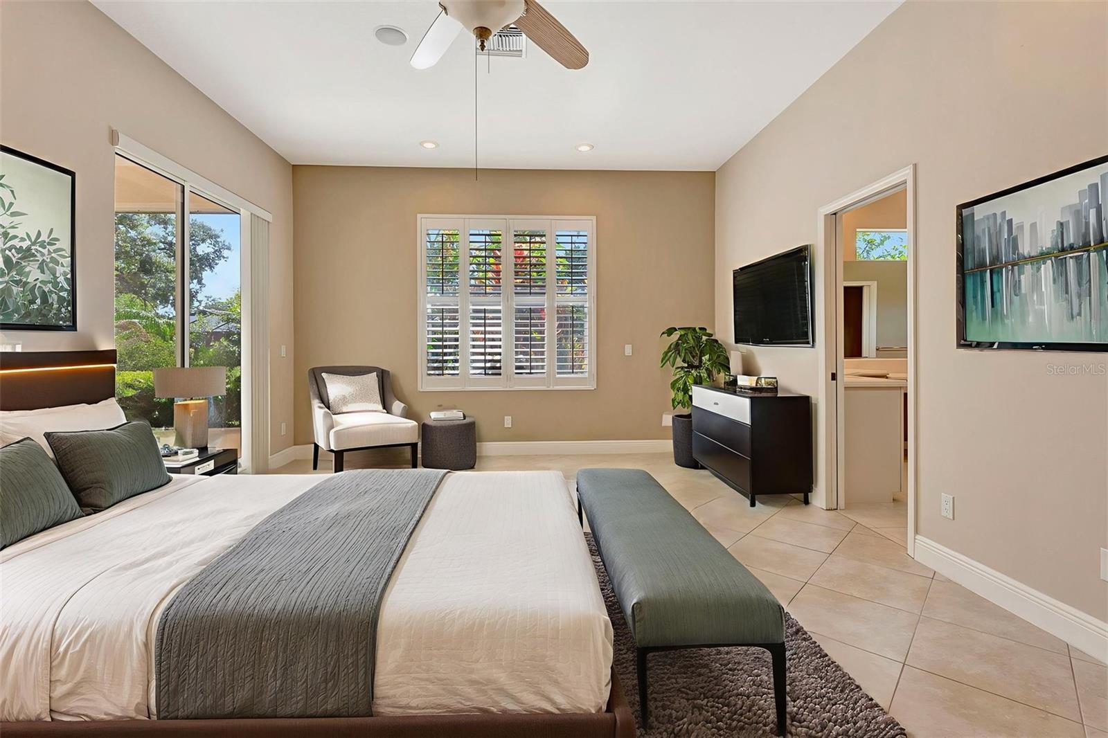 Image 33 of 61 For 8047 Desoto Woods Drive