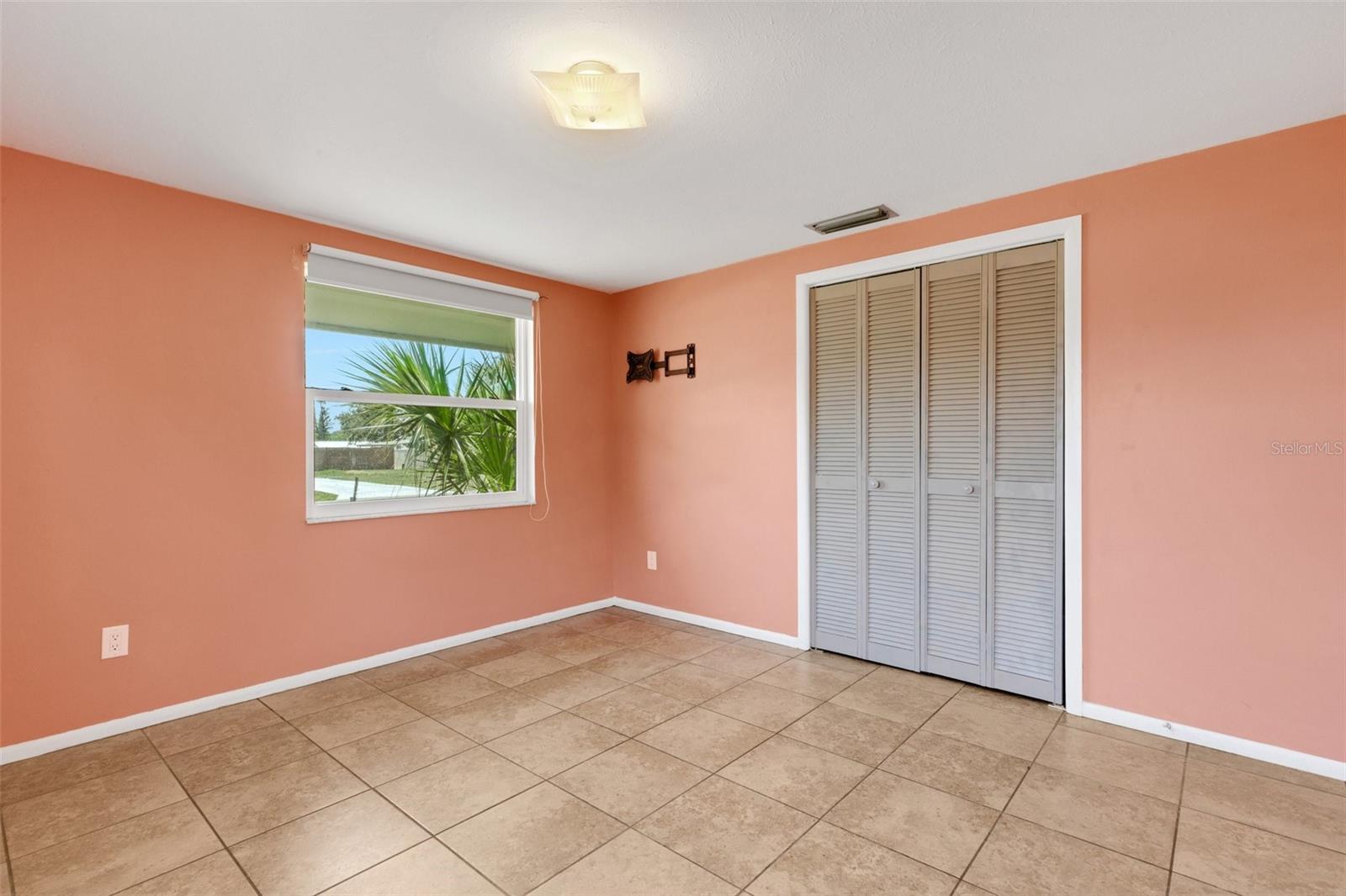 Image 22 of 46 For 112 Marland Court