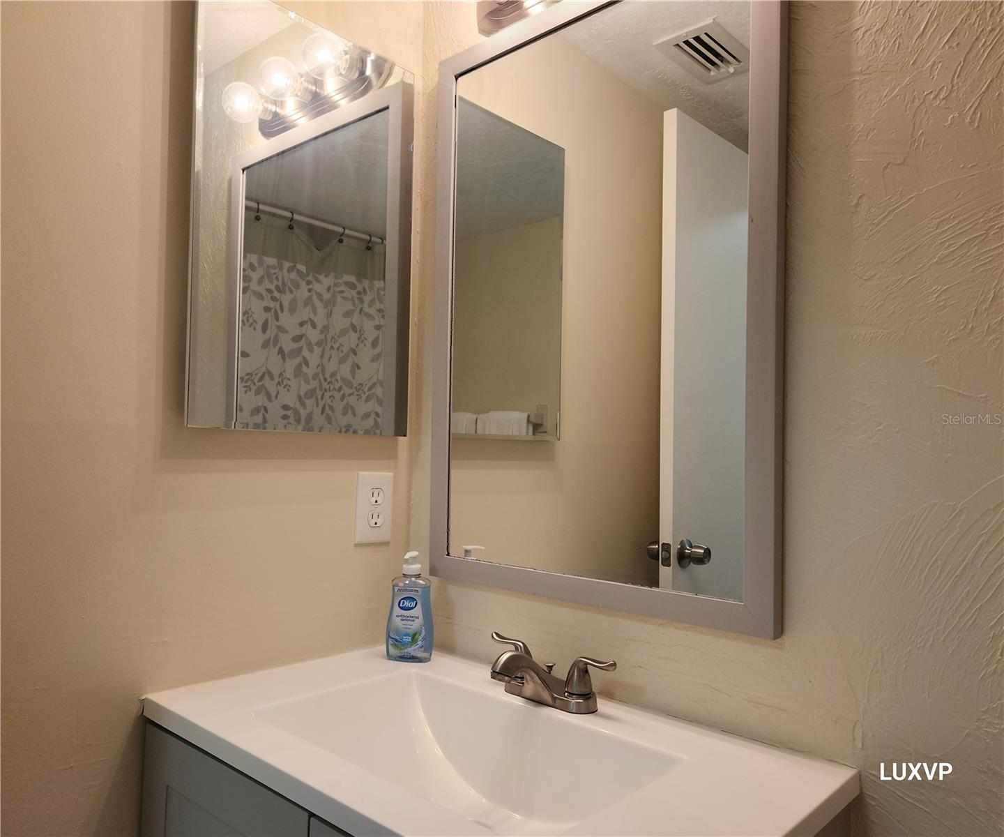 Image 7 of 17 For 2124 Tamiami Trail 108