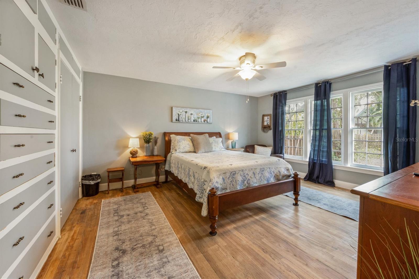 Image 12 of 26 For 102 28th Street W