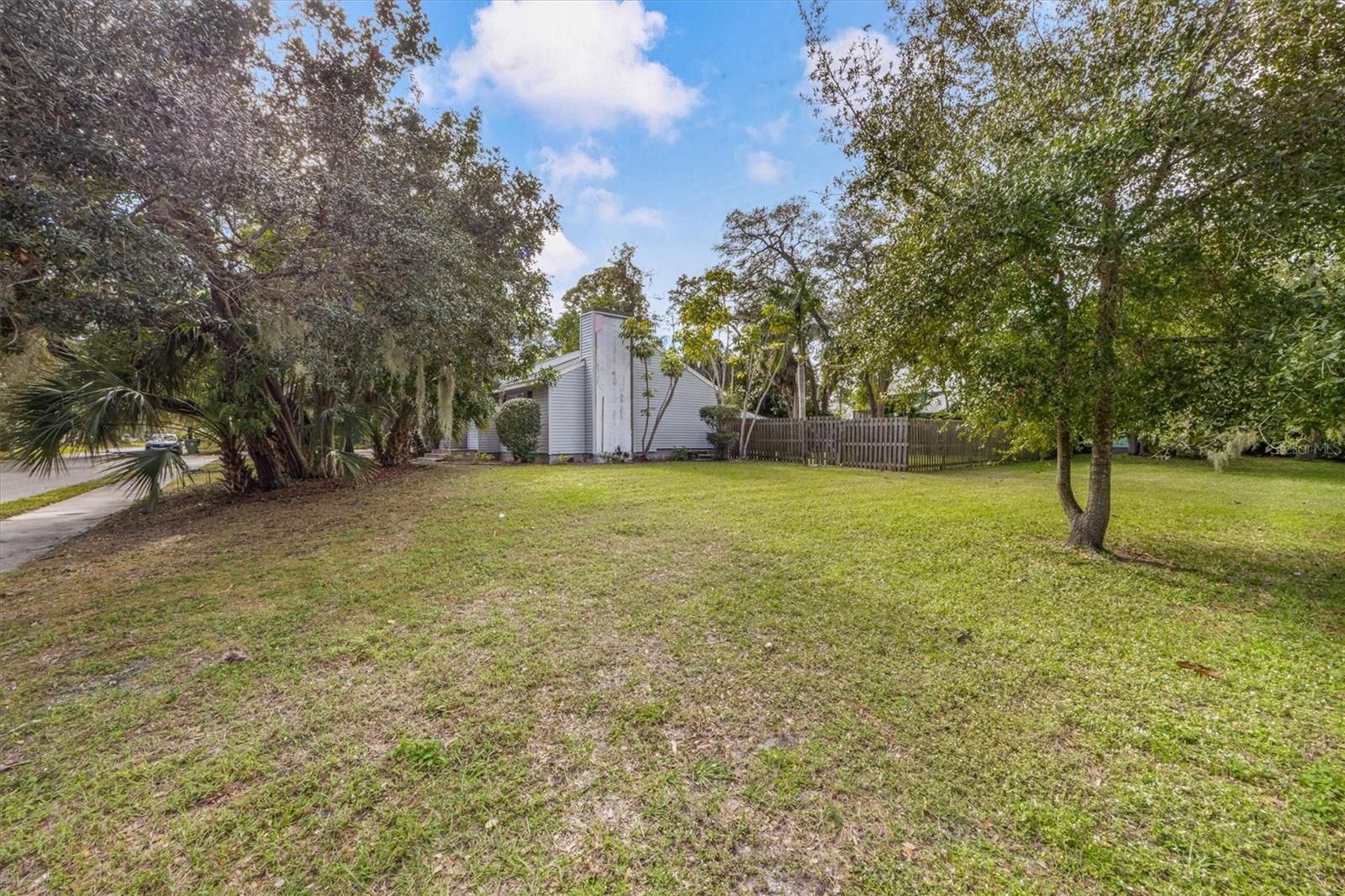 Image 22 of 26 For 102 28th Street W