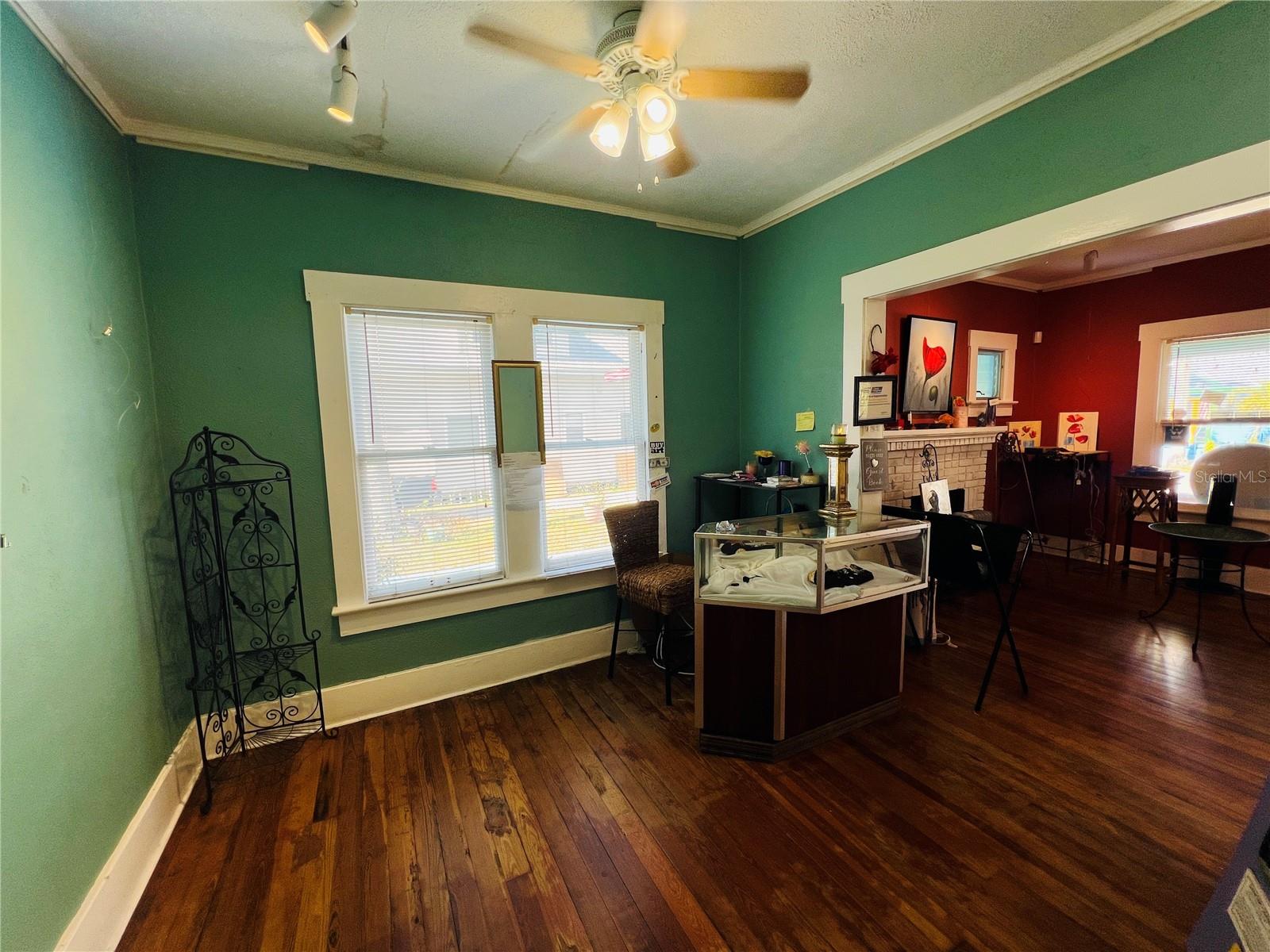 Image 15 of 88 For 1019 10th Avenue W