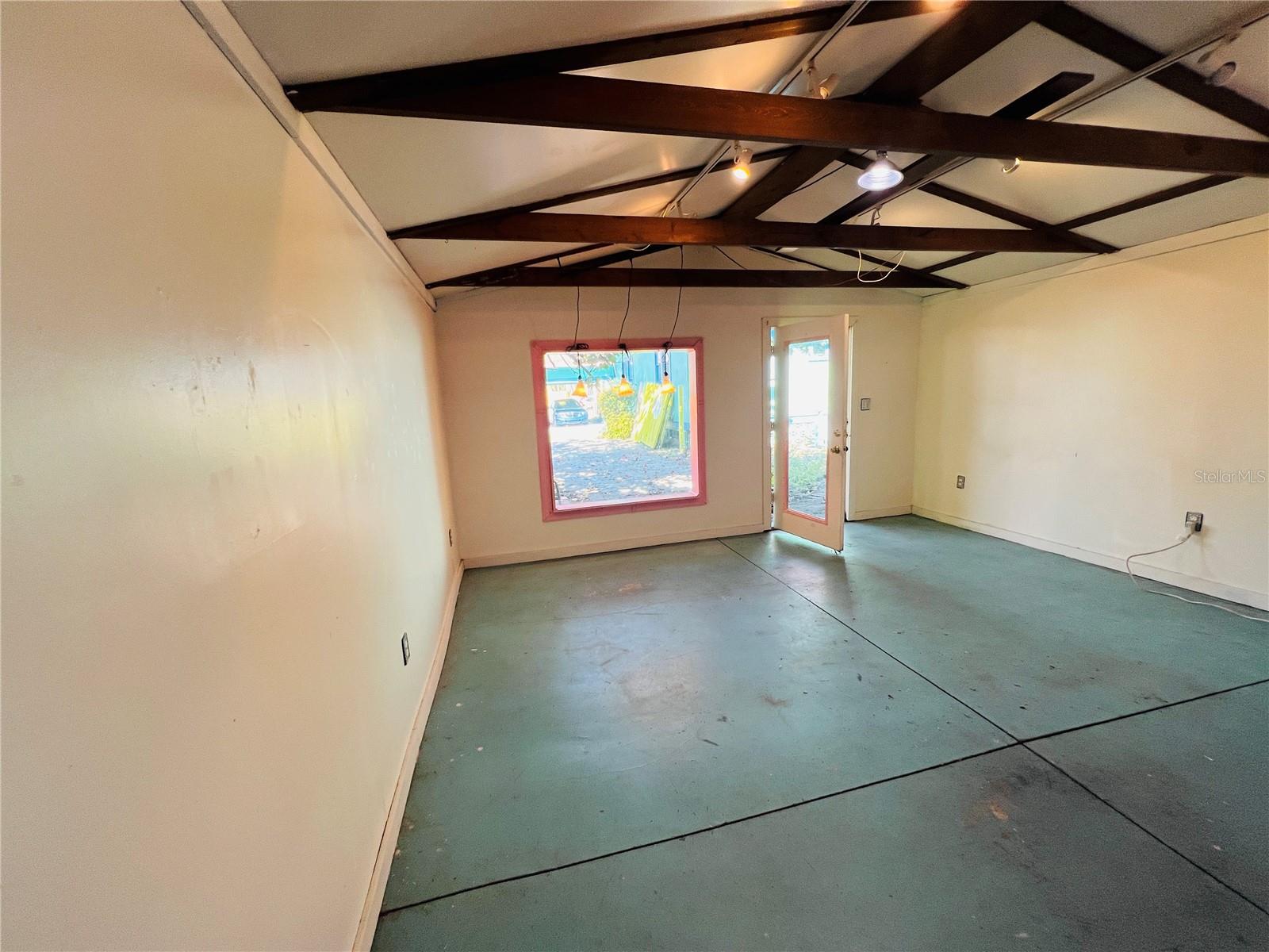 Image 79 of 88 For 1019 10th Avenue W