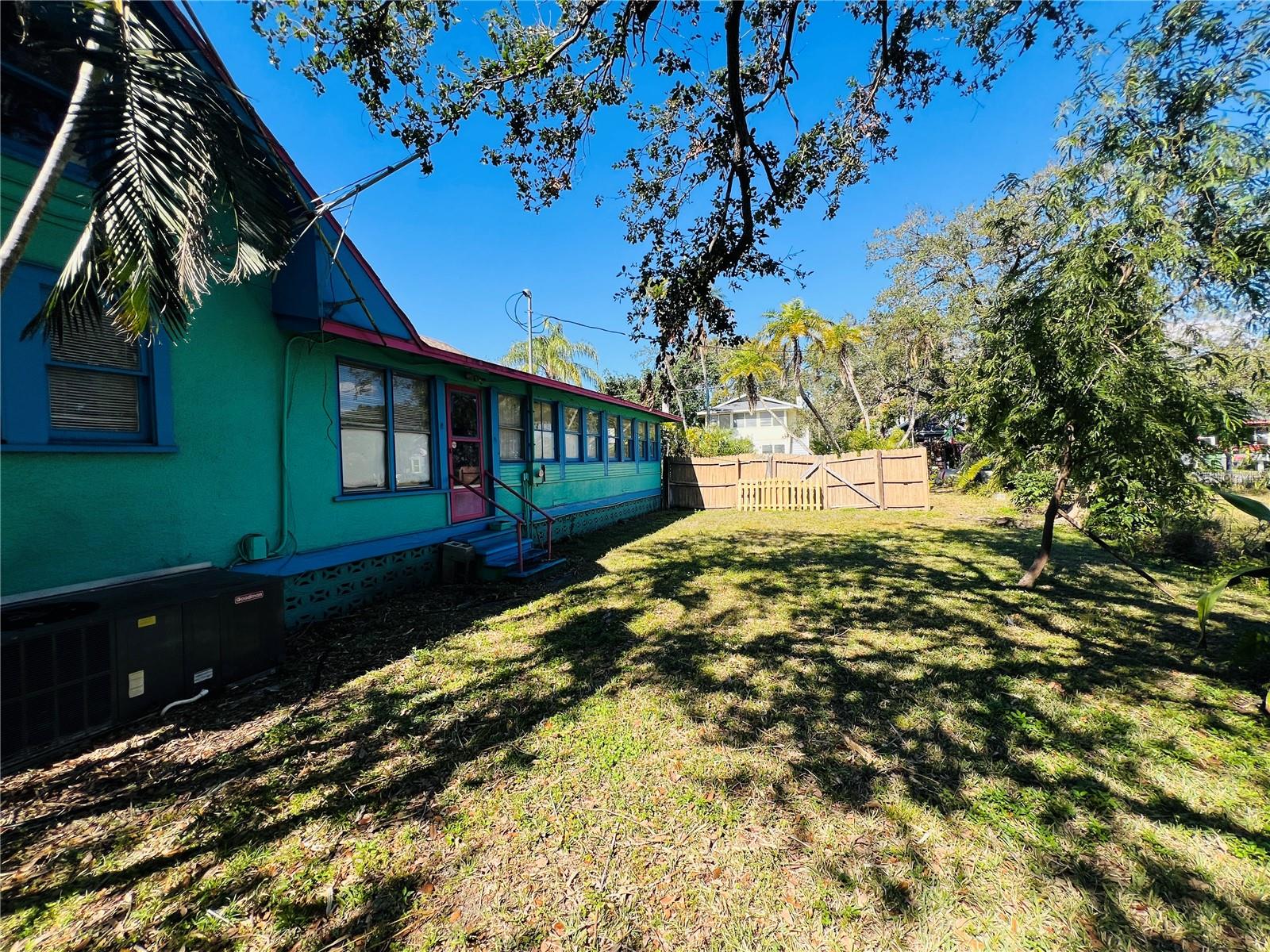 Image 71 of 86 For 1019 10th Avenue W