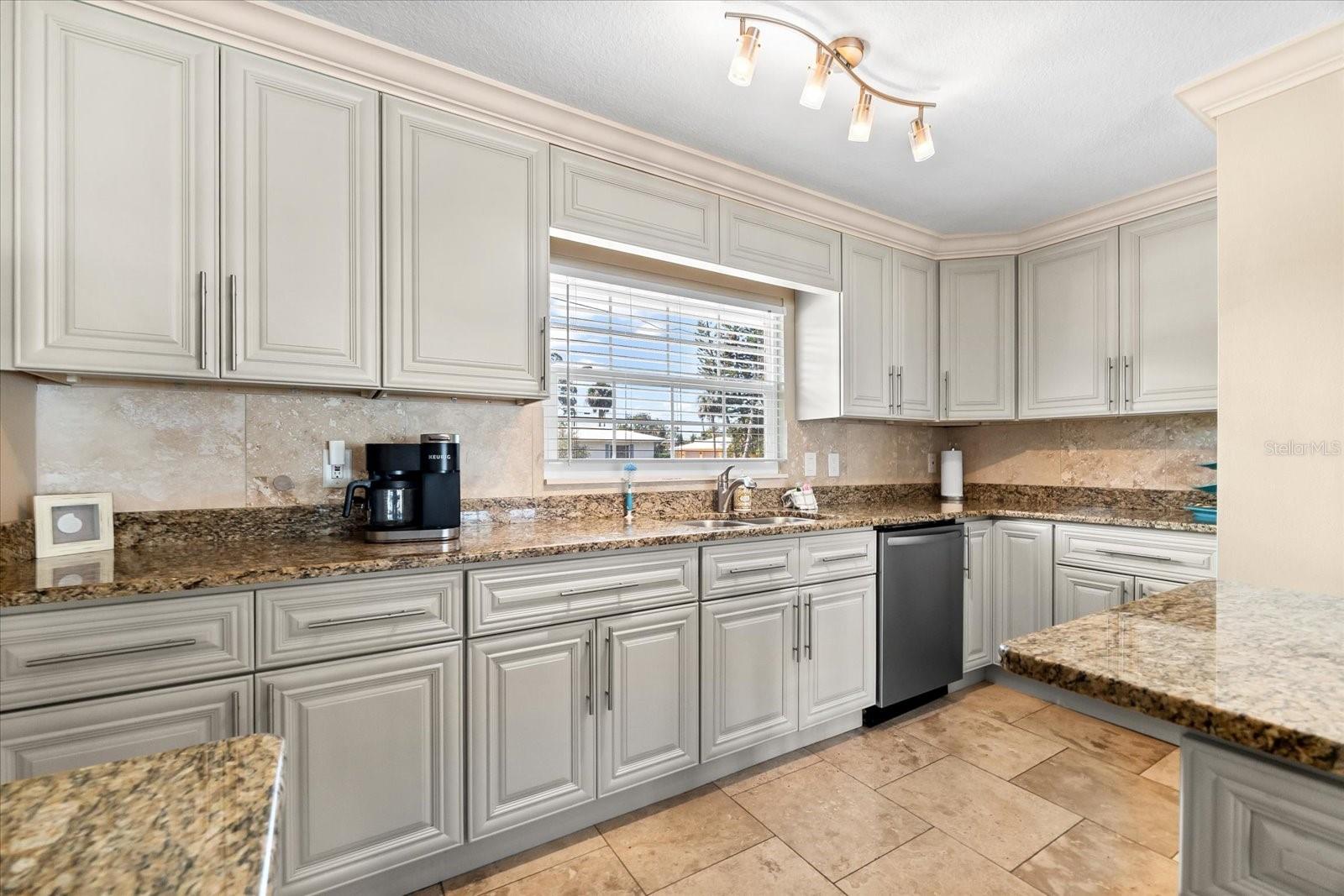 Image 11 of 91 For 1723 Laramie Street