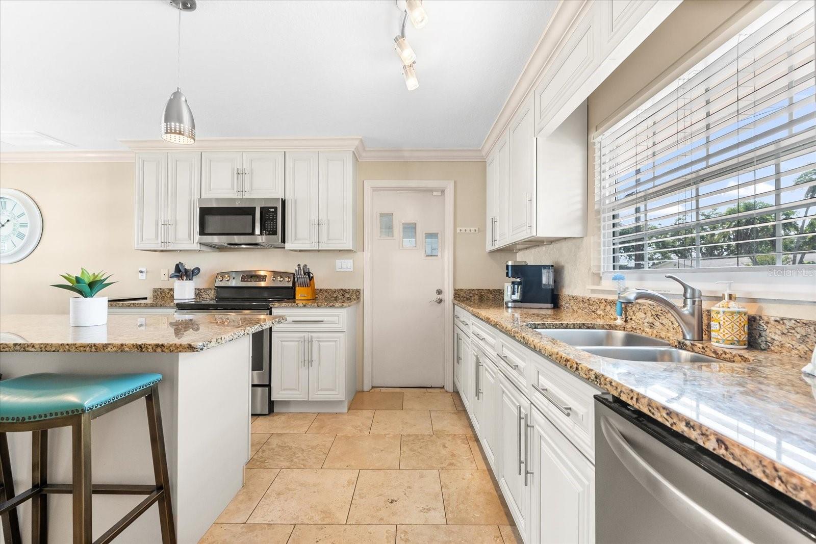 Image 12 of 91 For 1723 Laramie Street