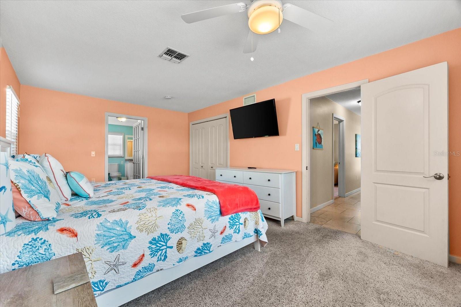 Image 32 of 91 For 1723 Laramie Street