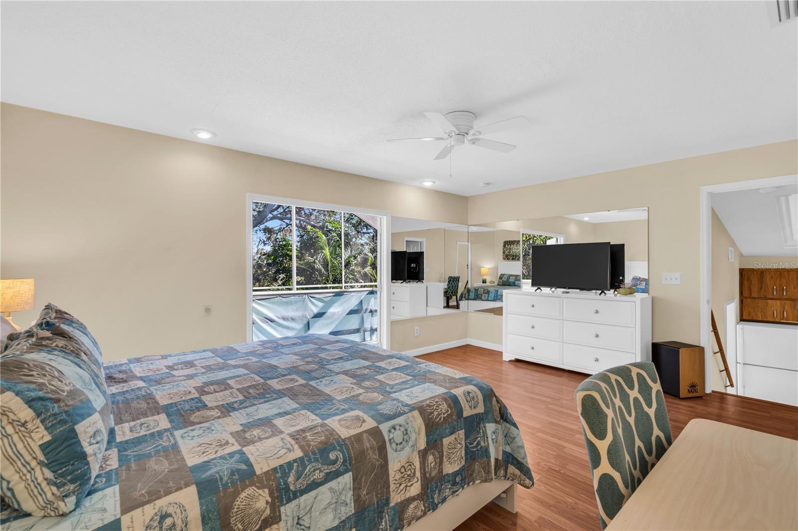 Image 14 of 41 For 521 Pameto Road