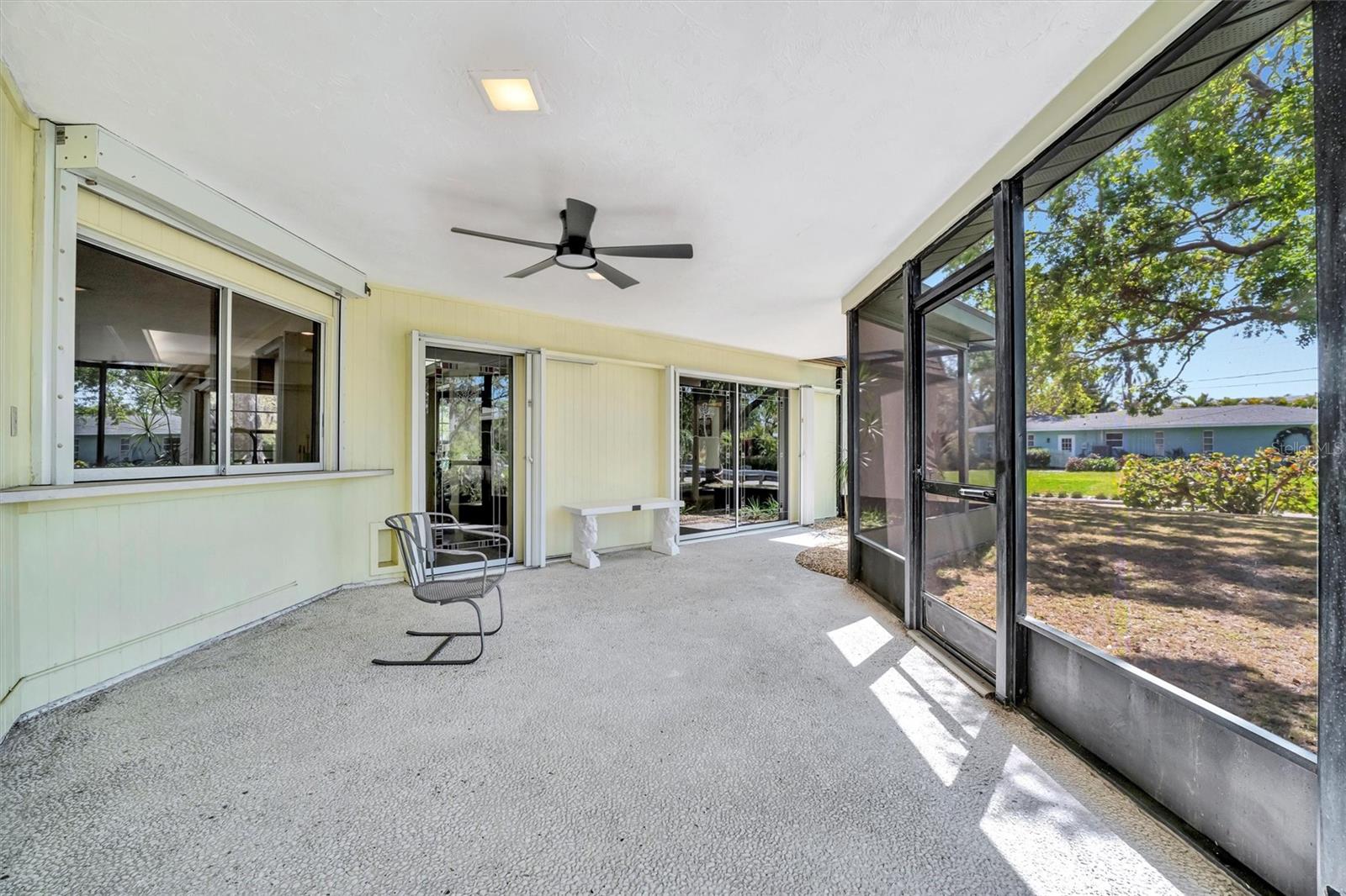Image 23 of 33 For 3428 Mineola Drive