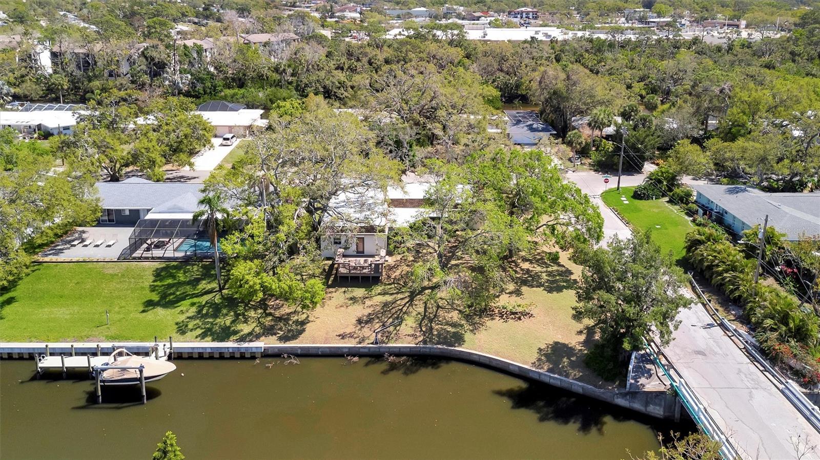Image 32 of 33 For 3428 Mineola Drive