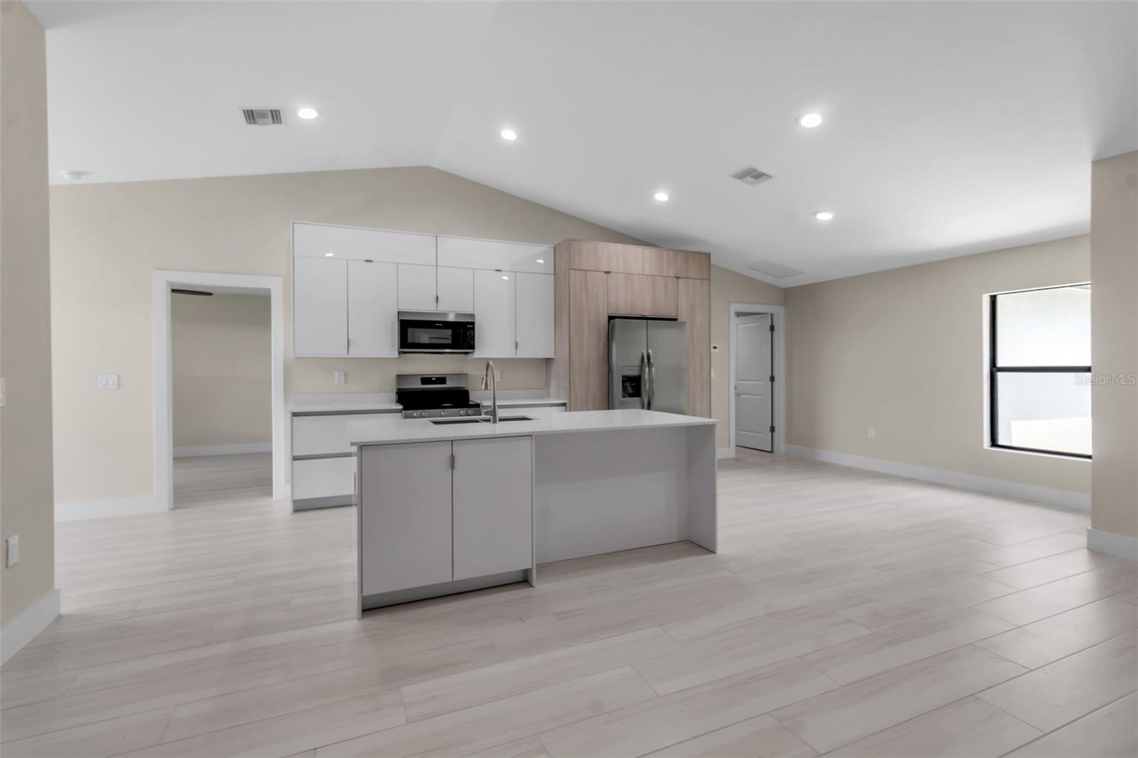 Image 10 of 52 For 23367 Mayville Avenue