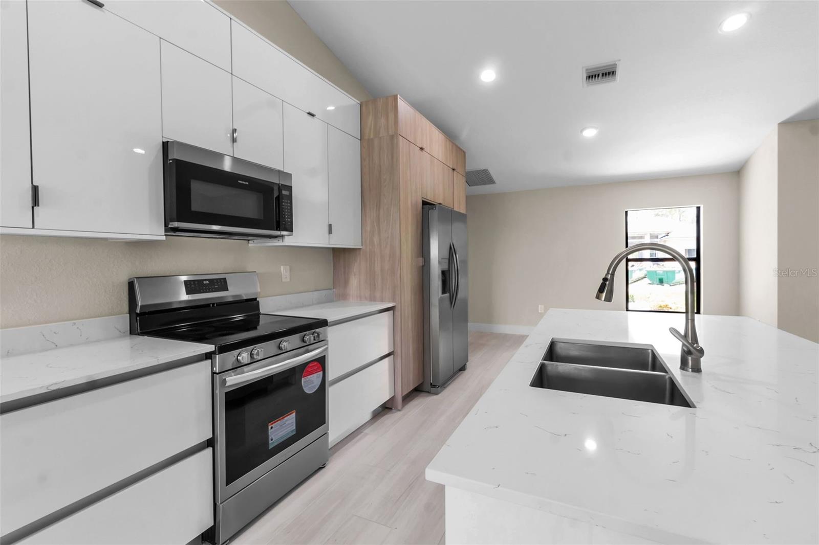 Image 13 of 52 For 23367 Mayville Avenue