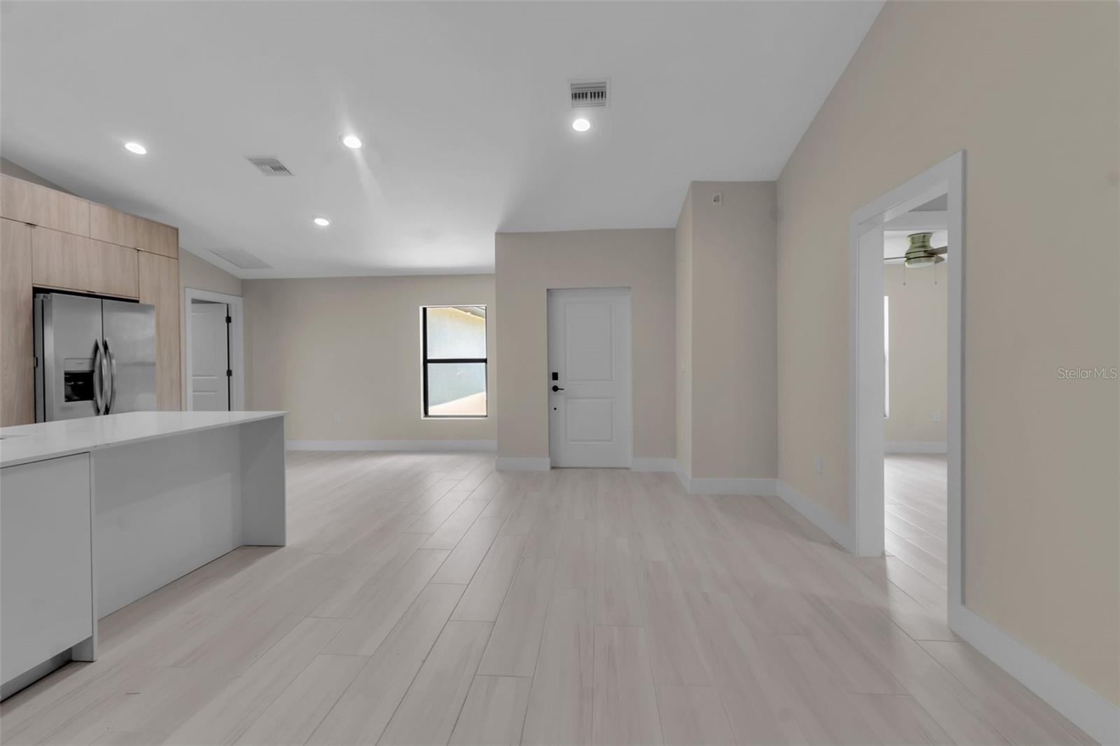 Image 20 of 52 For 23367 Mayville Avenue