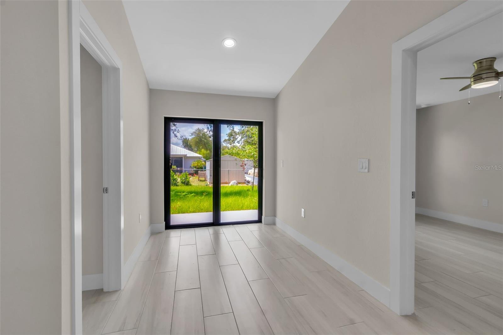 Image 21 of 52 For 23367 Mayville Avenue