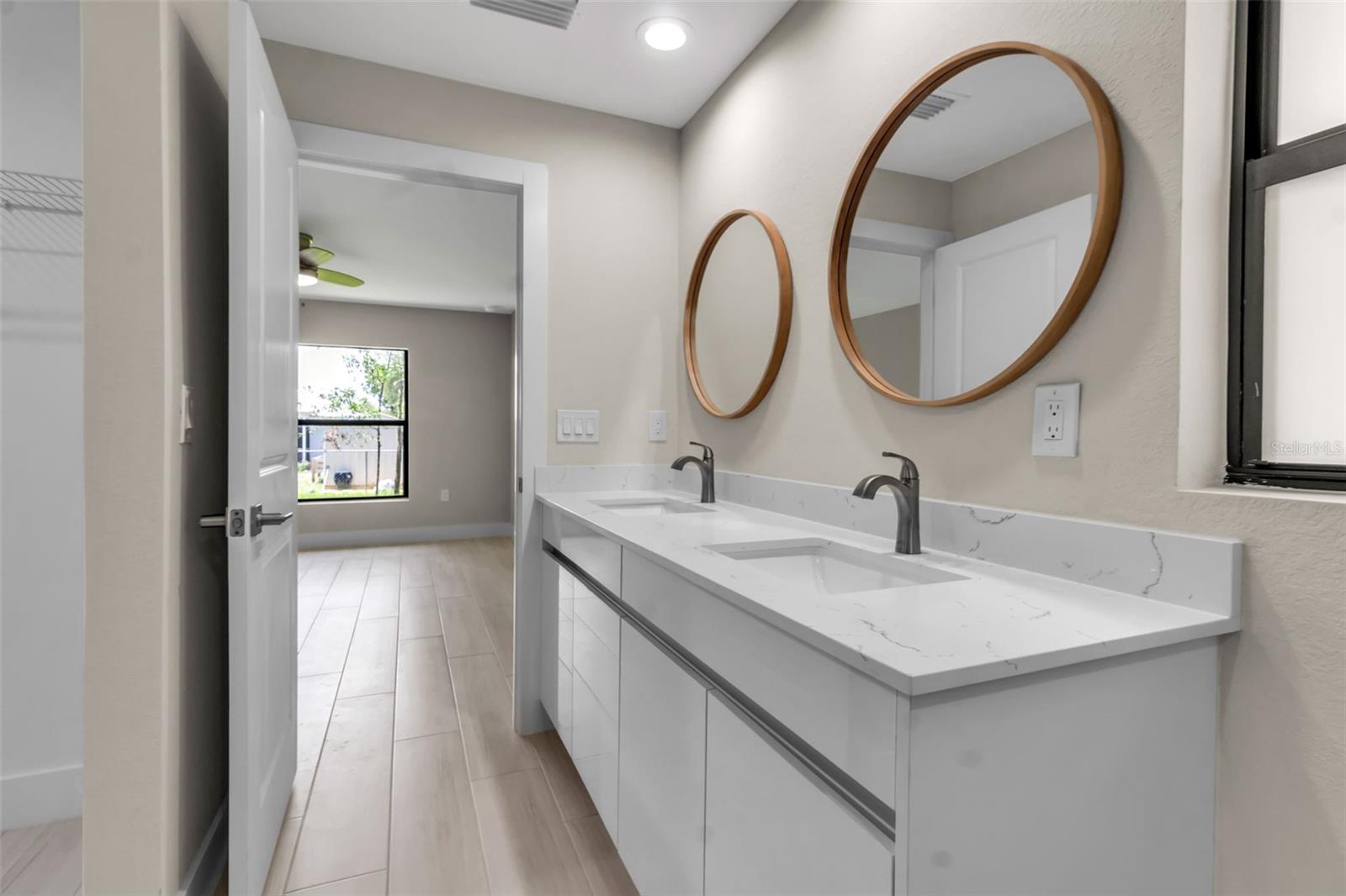 Image 30 of 52 For 23367 Mayville Avenue