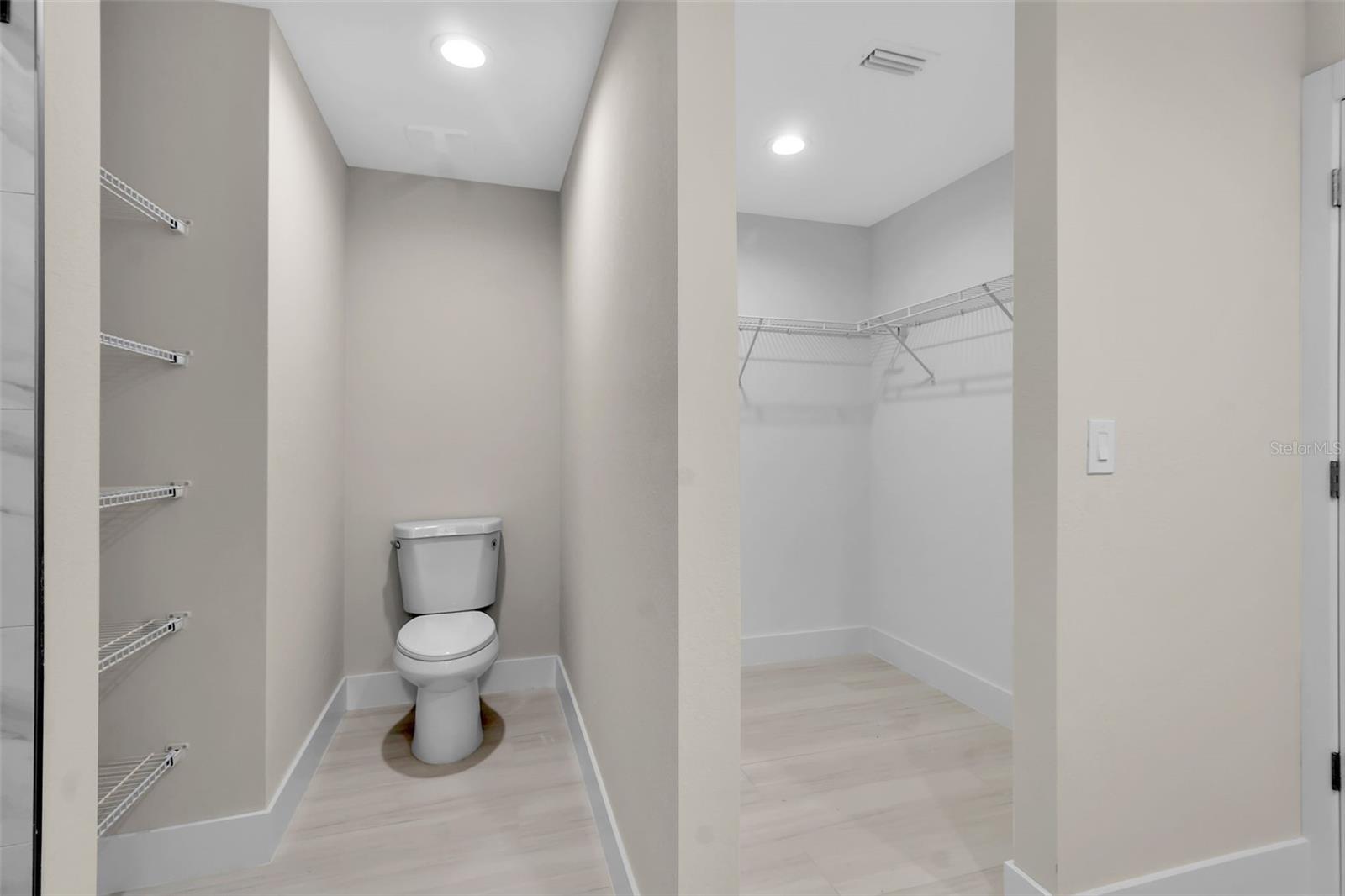 Image 31 of 52 For 23367 Mayville Avenue