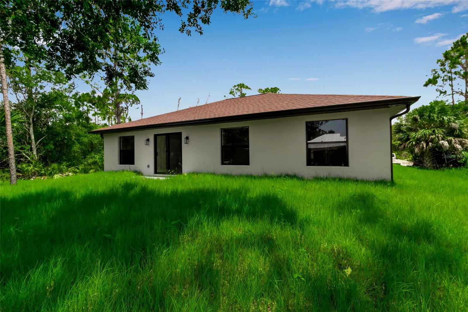 Image 4 of 52 For 23367 Mayville Avenue