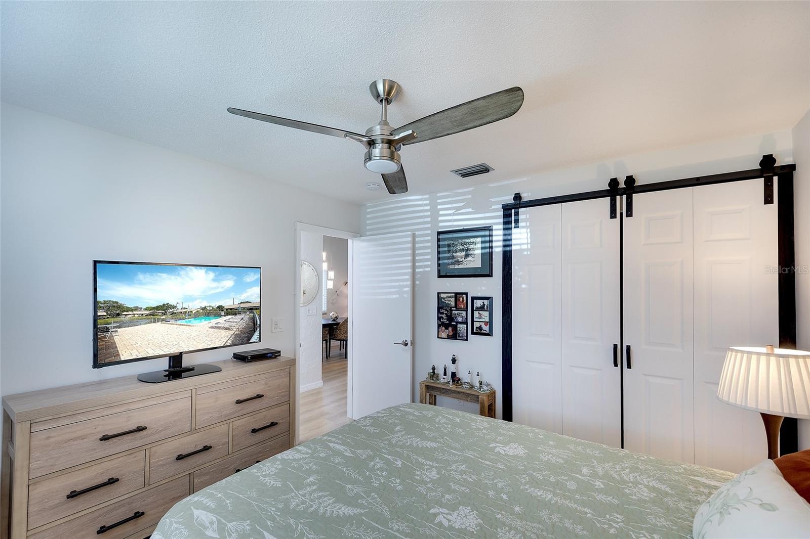 Image 17 of 28 For 6024 28th Street W