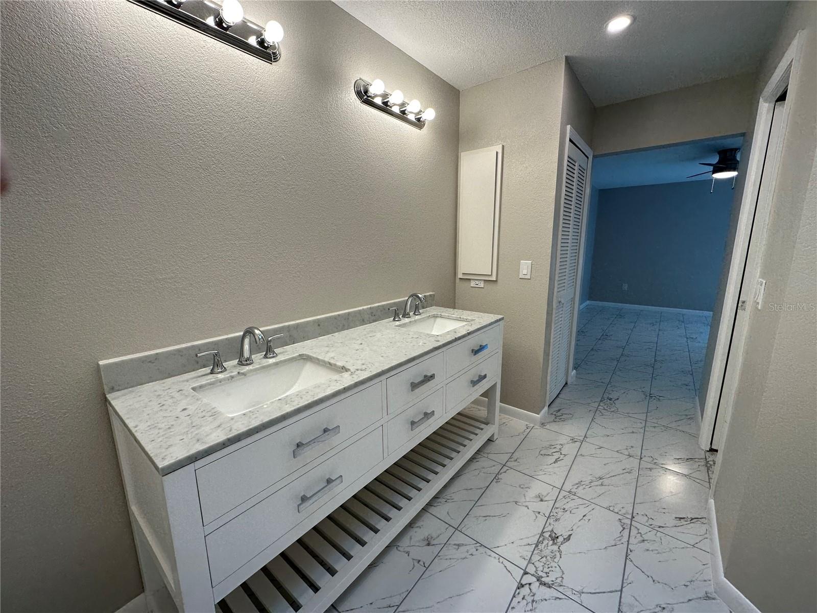 Image 10 of 57 For 1471 Capricorn Boulevard A & B