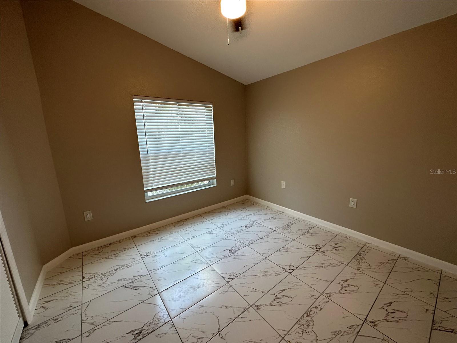 Image 14 of 57 For 1471 Capricorn Boulevard A & B