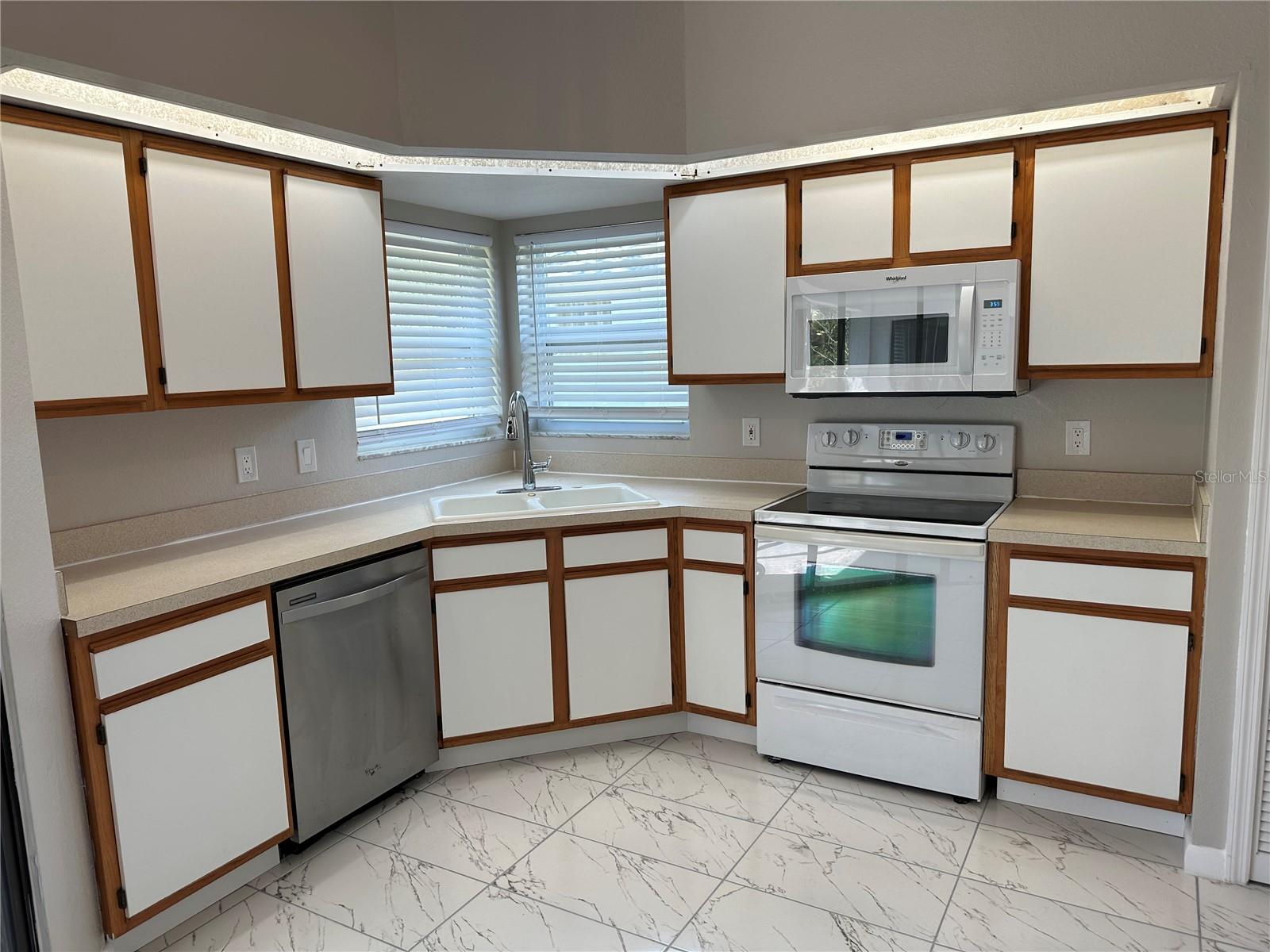 Image 3 of 57 For 1471 Capricorn Boulevard A & B