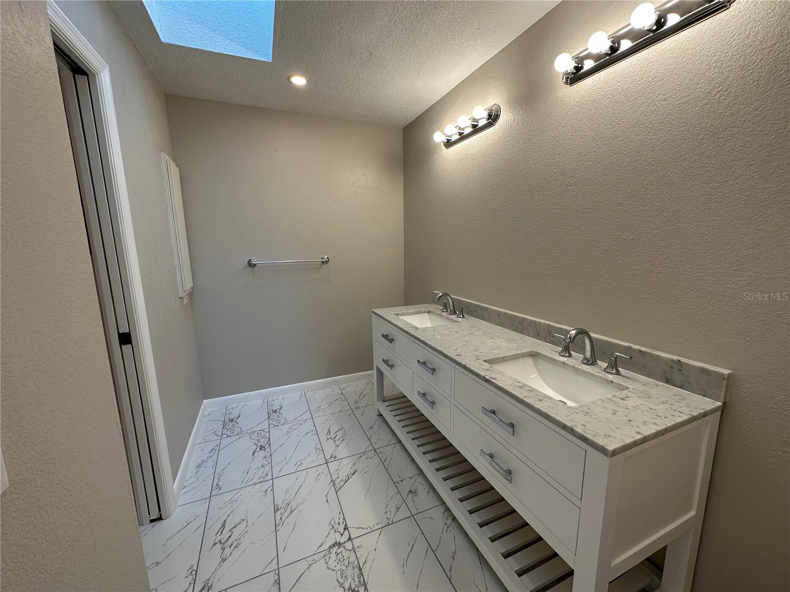 Image 9 of 57 For 1471 Capricorn Boulevard A & B